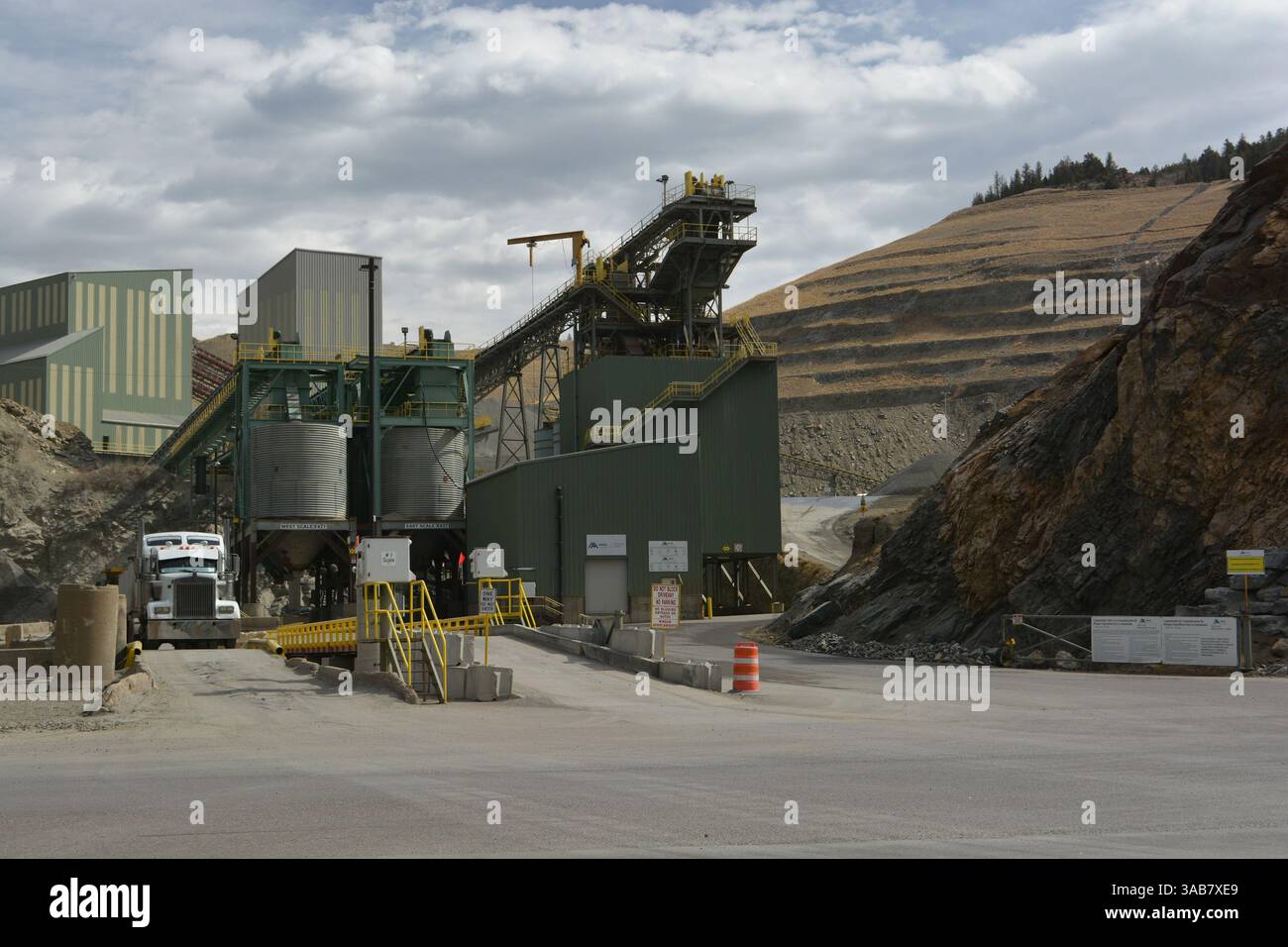 IDAHO SPRINGS, COLORADO, USA - 28 marzo 2025: La cava Walstrum è una cava di granito di proprietà di Martin Marietta, e precedentemente una struttura di Albert F. Foto Stock