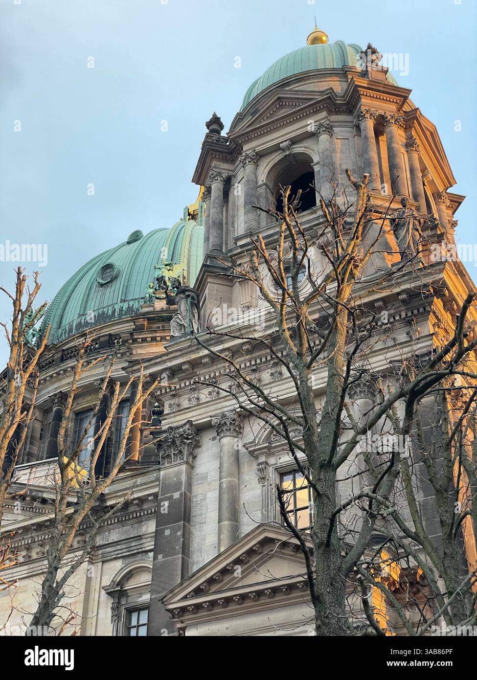 Visita turistica di Berlino: Cattedrale di Berlino - Immagine stock catturata con smartphone