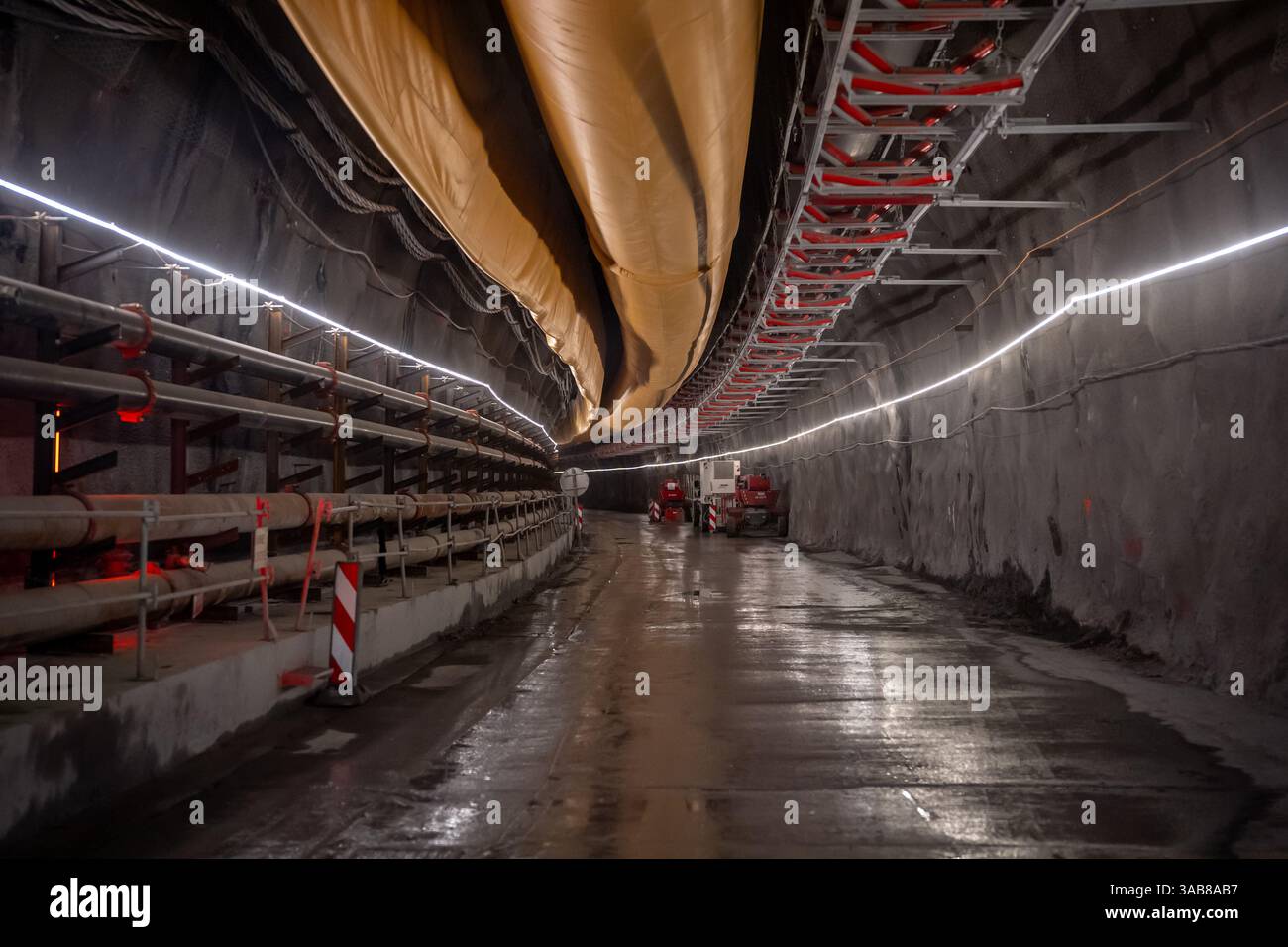 Italia. 2 aprile 2025. I cantieri per la galleria di base Lione-Torino, dove è stata inaugurata la nuova TBM (Tunnel Boring Machine) "Viviana". - Martedì 1 aprile 2025, Italia. News (foto di Marco Alpozzi/LaPresse) crediti: LaPresse/Alamy Live News Foto Stock