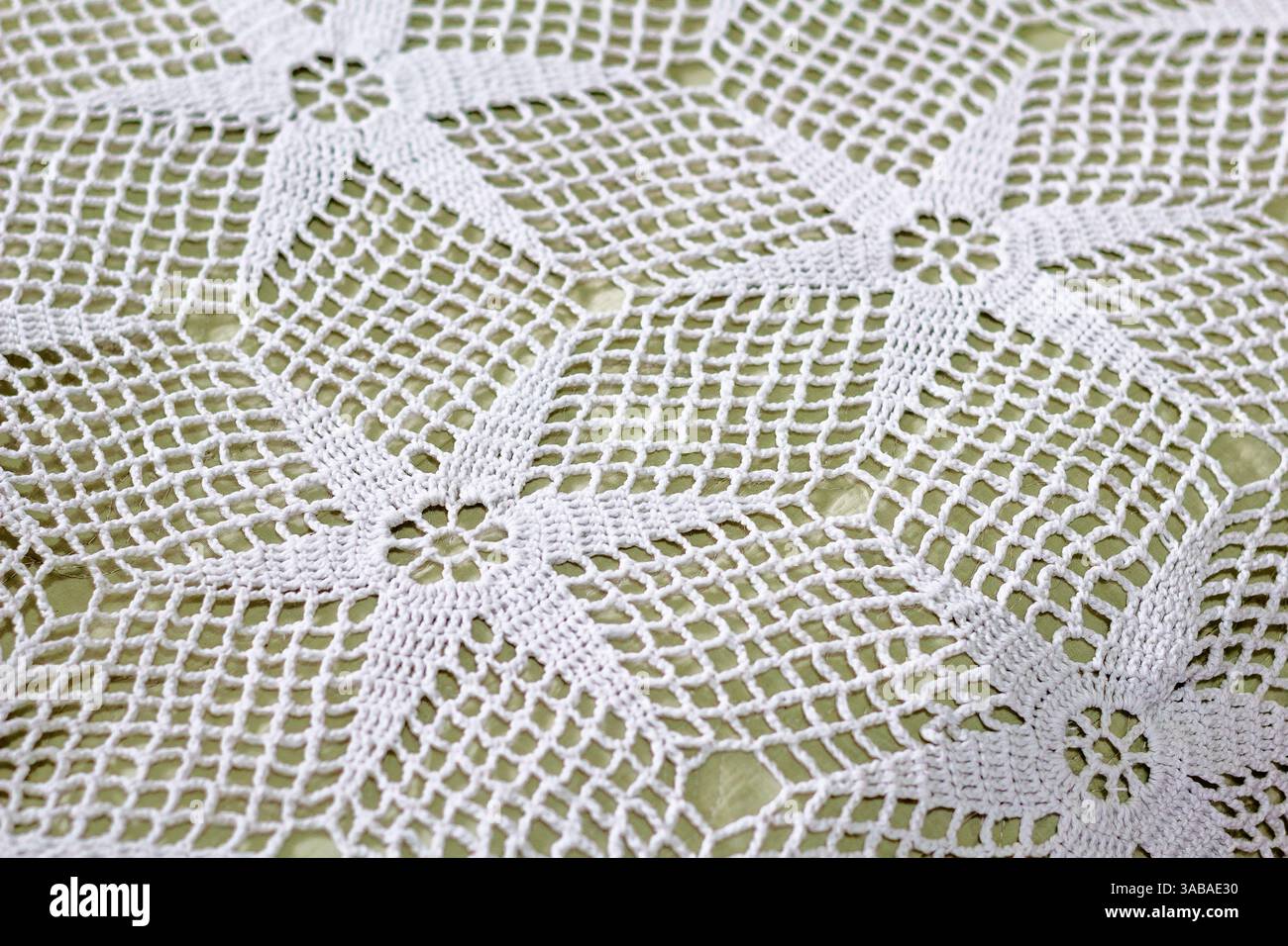 Dettaglio del tostapane all'uncinetto a mano all'interno di una casa filippina degli anni '1950 situata a Iloilo, Filippine Foto Stock