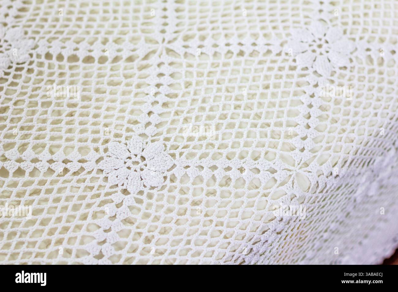 Dettaglio del tostapane all'uncinetto a mano all'interno di una casa filippina degli anni '1950 situata a Iloilo, Filippine Foto Stock