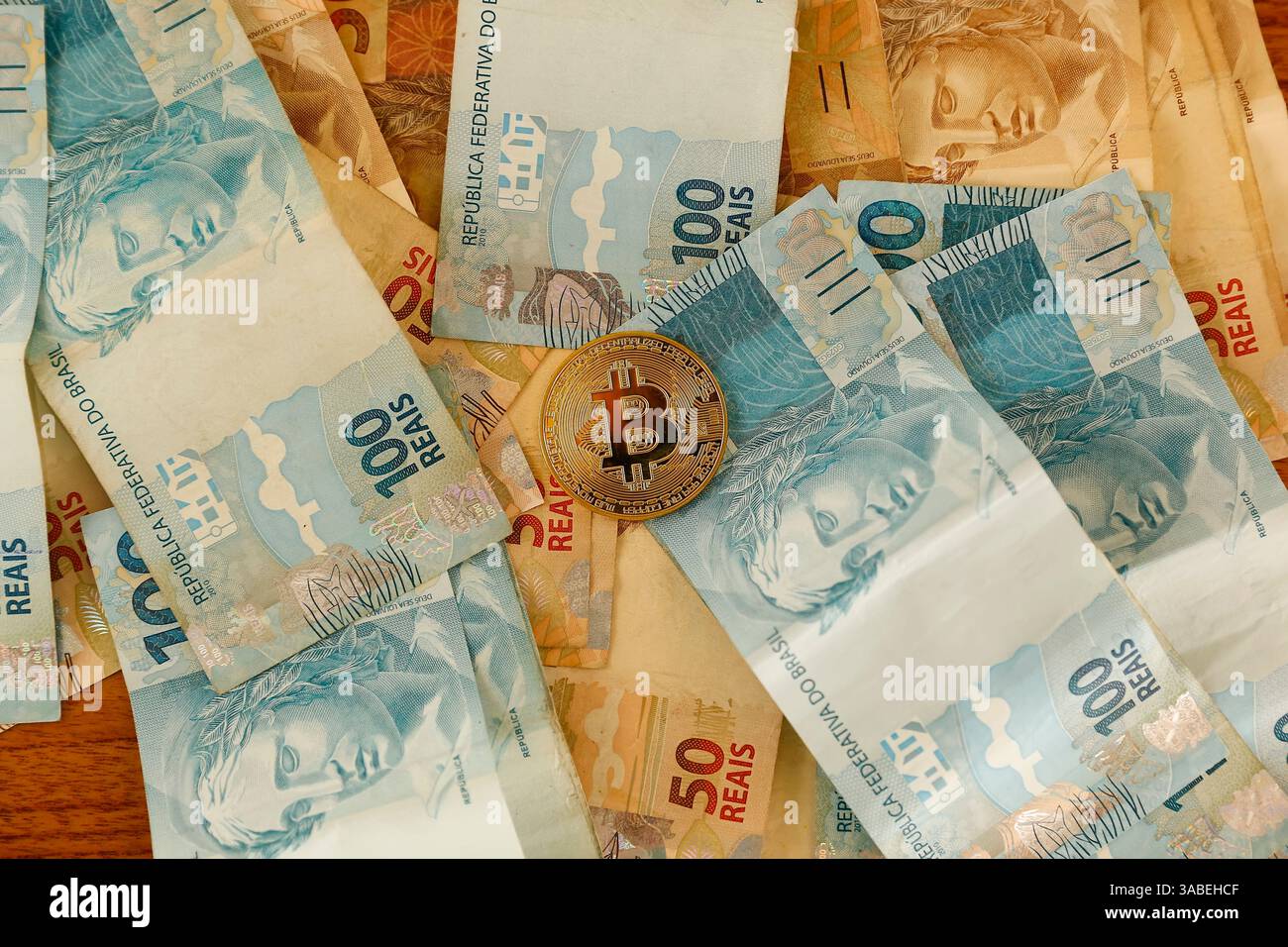 Moneta reale bitcoin immagini e fotografie stock ad alta risoluzione - Alamy