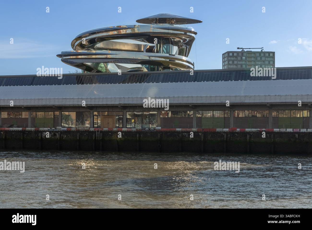 Il Tornado attira l'attenzione del museo delle migrazioni di Rotterdam Katendrecht. È un'opera d'arte e un punto di osservazione in uno, hai un 360 gradi Foto Stock