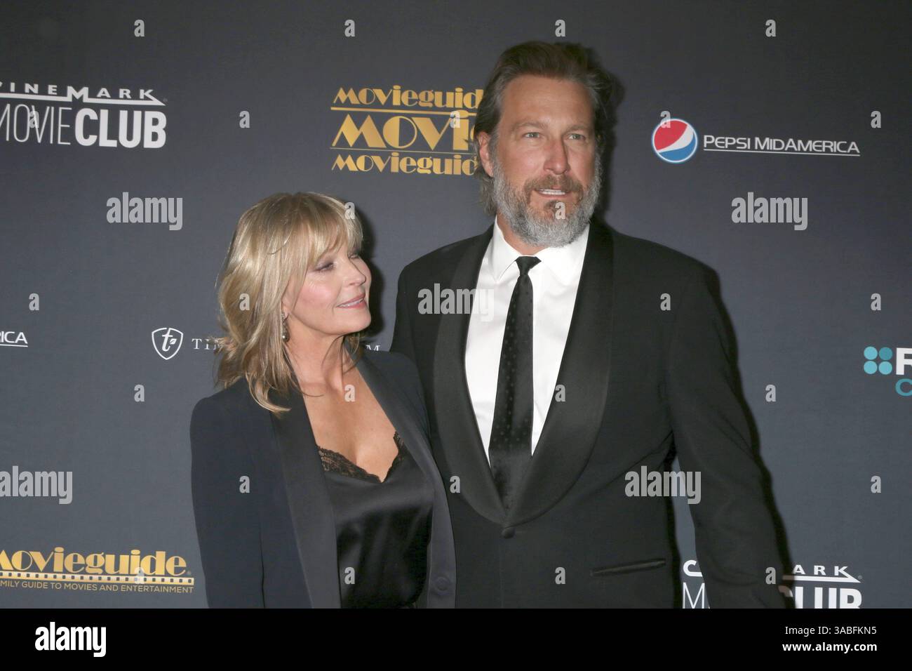 2 febbraio 2018 - Universal City, CA, Stati Uniti - LOS ANGELES - 2 febbraio: Bo Derek, John Corbett al 26° MovieGuide Awards all'Universal Hilton Hotel il 2 febbraio 2018 a Universal City, CA (Credit Image: © Kathy Hutchins via ZUMA Wire) Foto Stock