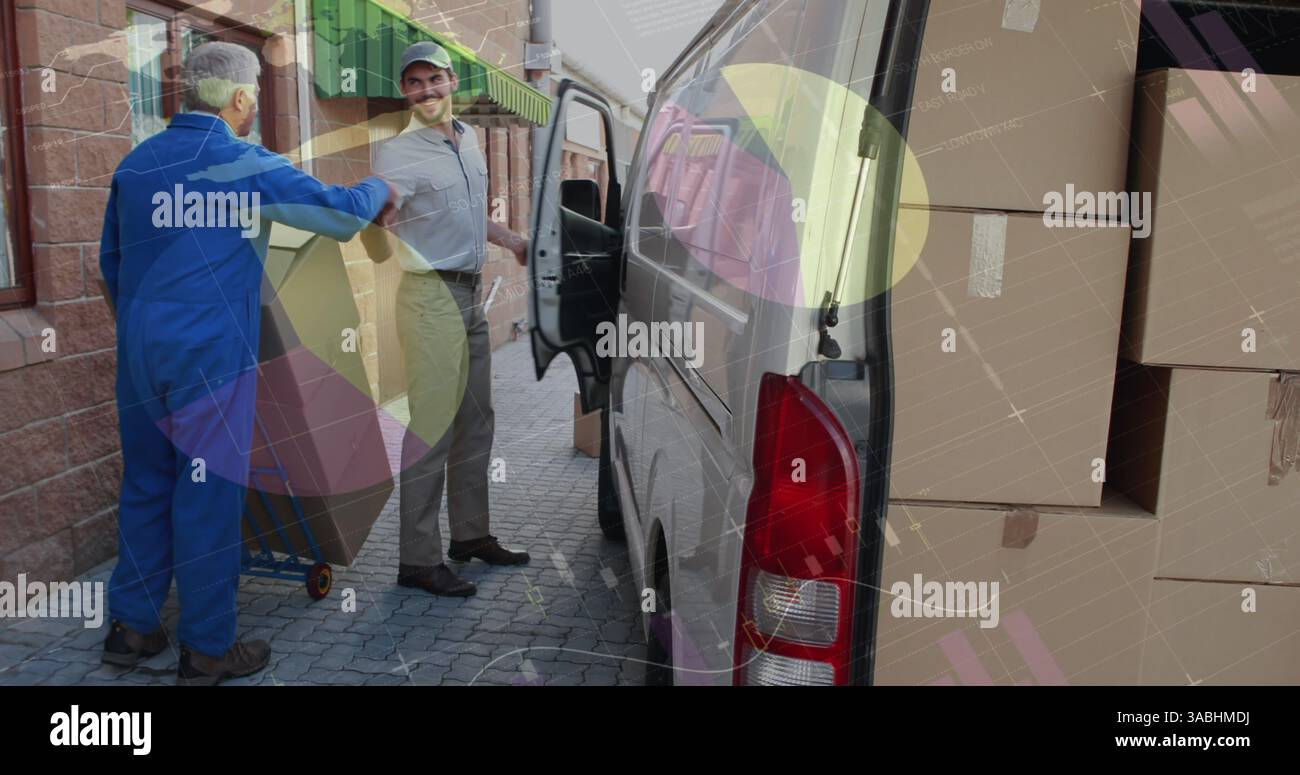 Immagine dell'elaborazione dei dati su un uomo che imballa le scatole nell'auto Foto Stock