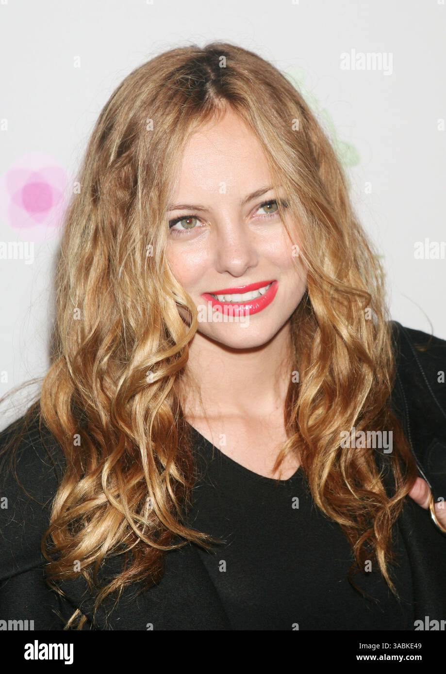 25 settembre 2007 - Los Angeles, CALIFORNIA, USA - BIJOU PHILLIPS arriva all'apertura dell'Intermix Store su Robertson Boulevard a Los Angeles, California. (Immagine di credito: © Krista Kennell/ZUMA Press) Foto Stock