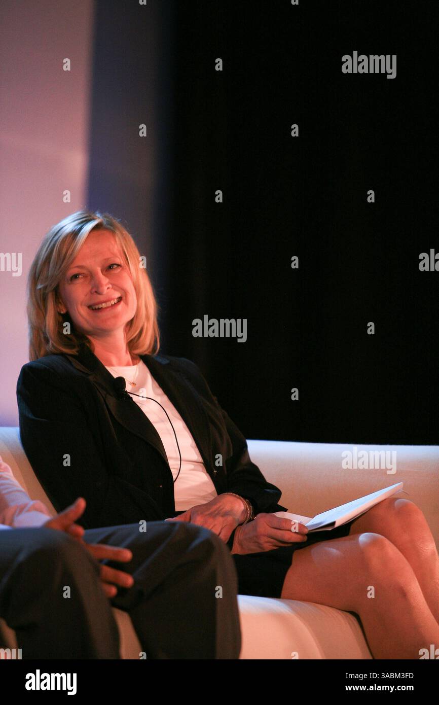 4 ottobre 2007 - Laguna Beach, CA, USA - Vice Direttore di Annenberg Political Fact Check VIVECA NOVAK. (Immagine di credito: © Tim Wagner/ZUMA Press) Foto Stock