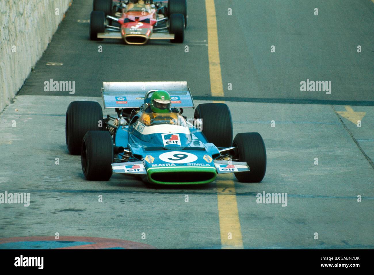 Monaco GP, 10 maggio 1970. Henri Pescarolo, 3° Matra Simca MS120 conduce Jochen Rindt, Lotus 49C (Credit Image: ©Sutton Motorsports/ZUMA Press) Foto Stock