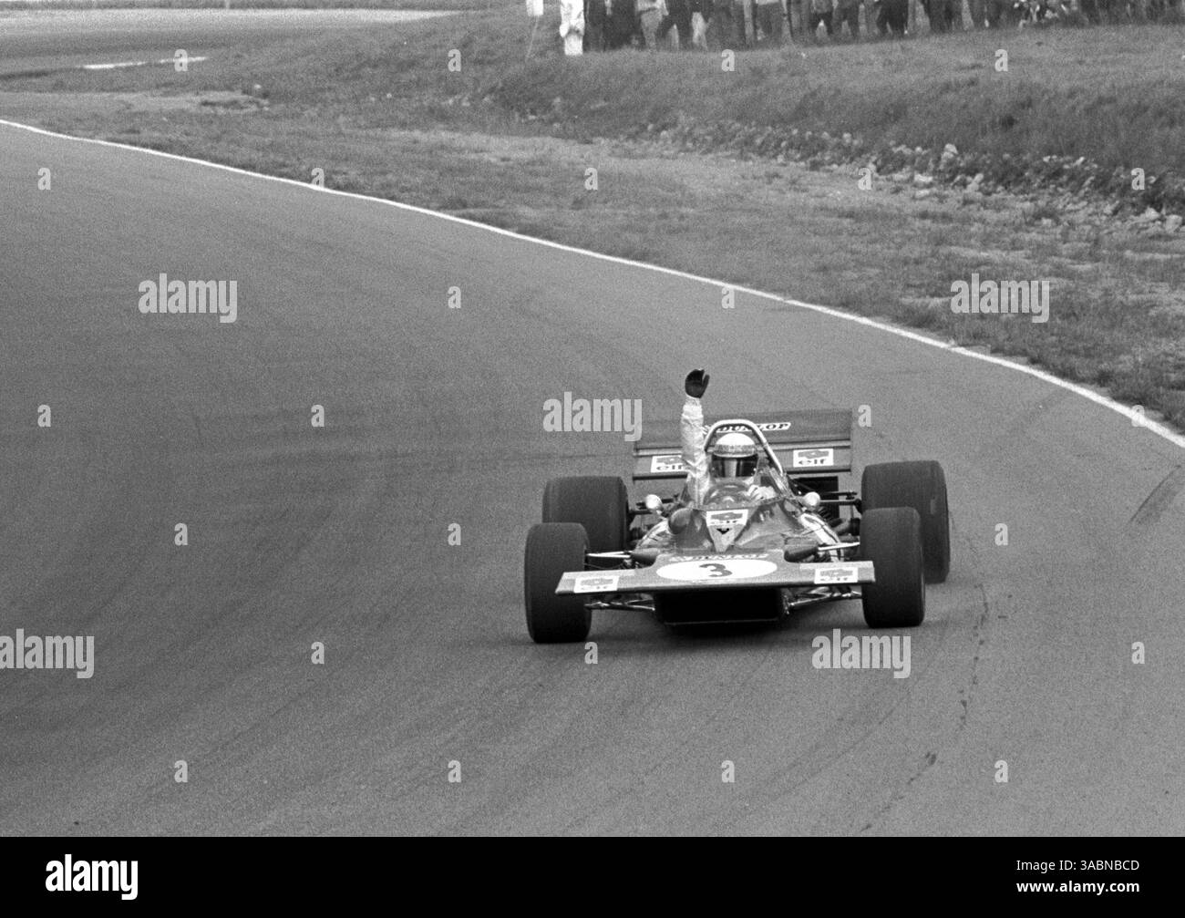 Jackie Stewart (GBR) Tyrrell 001 si ritira con un fuso a snodo rotto. Era in pole position e ha guidato la gara per 31 giri con la nuovissima auto..GP canadese, St Jovite, 20 settembre 1970 (Credit Image: ©Sutton Motorsports/ZUMA Press) Foto Stock