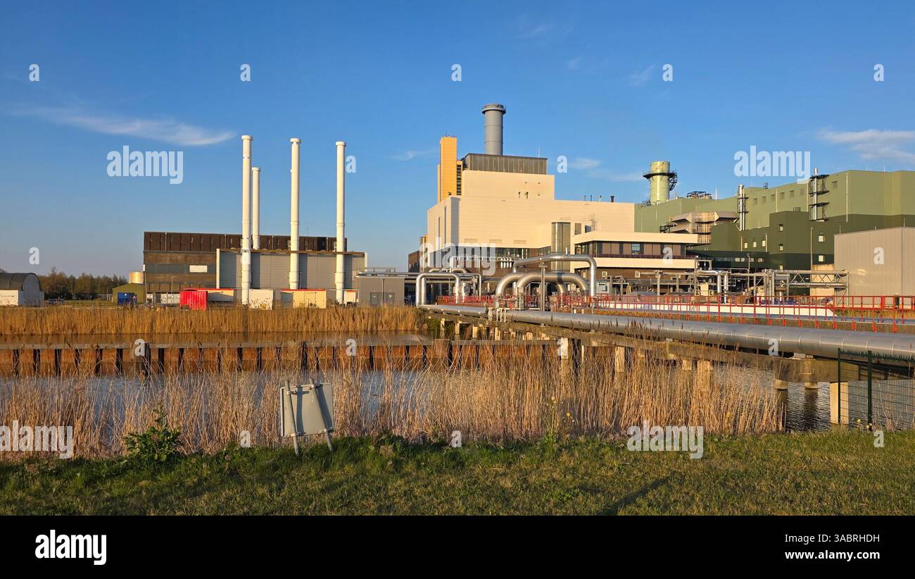 Edificio industriale in una giornata di sole - Immagine stock catturata con smartphone