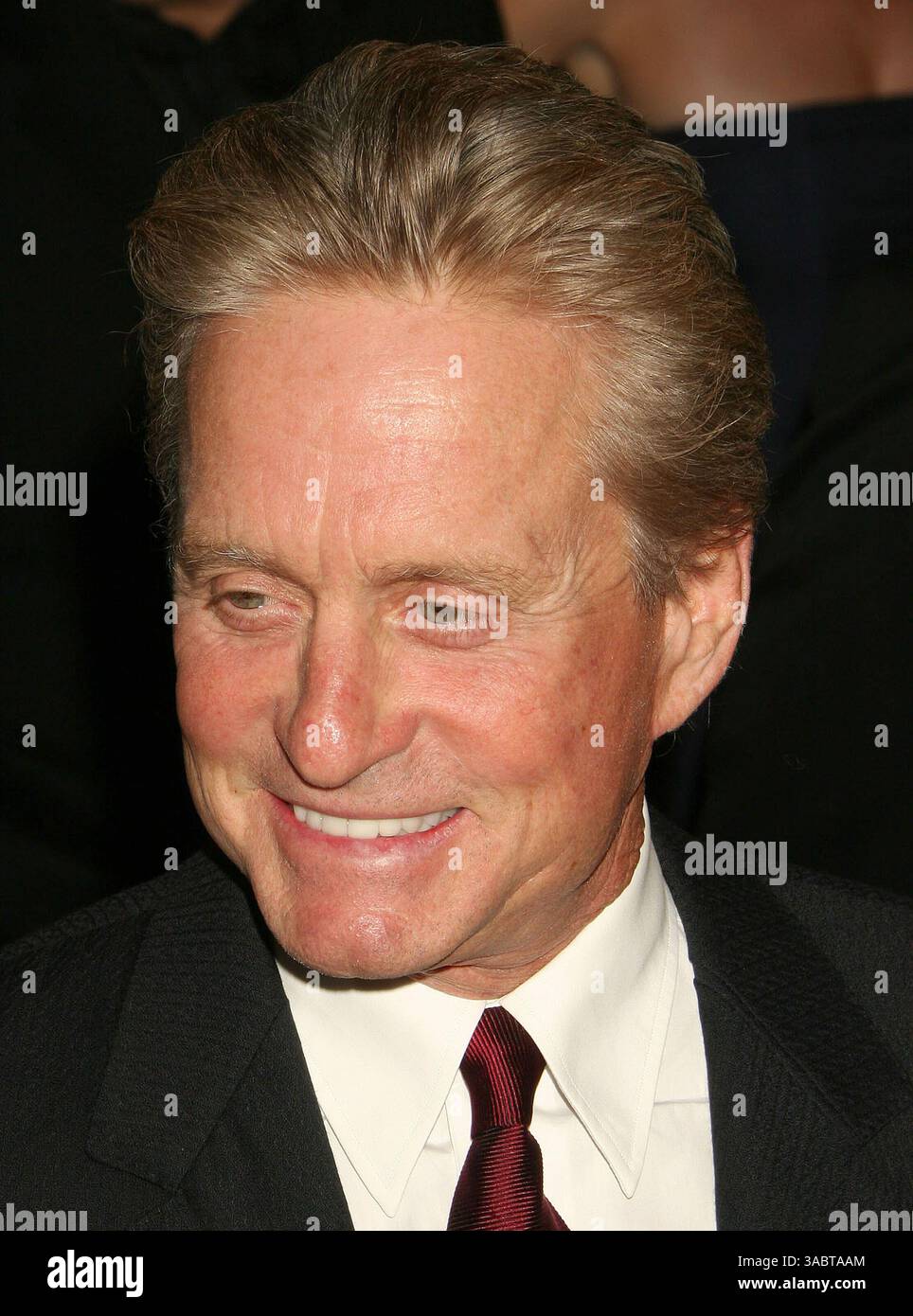 20 ottobre 2007; Hollywood, California, Stati Uniti; l'attore MICHAEL DOUGLAS all'evento benefico " A fine Romance" per il Motion Picture and Television Fund tenutosi presso i Sony Studios credito obbligatorio: foto di Paul Fenton/ZUMA Press. (©) Copyright 2007 di Paul Fenton Foto Stock