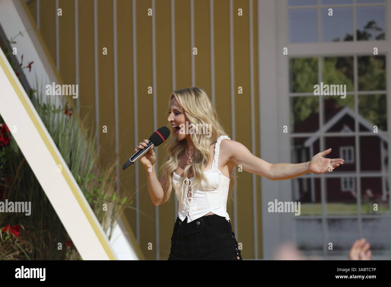 Melissa Naschenweng (cantante/artista) nel programma TV ARD Immer wieder sonntags, Rust, Germania / Germania Foto Stock
