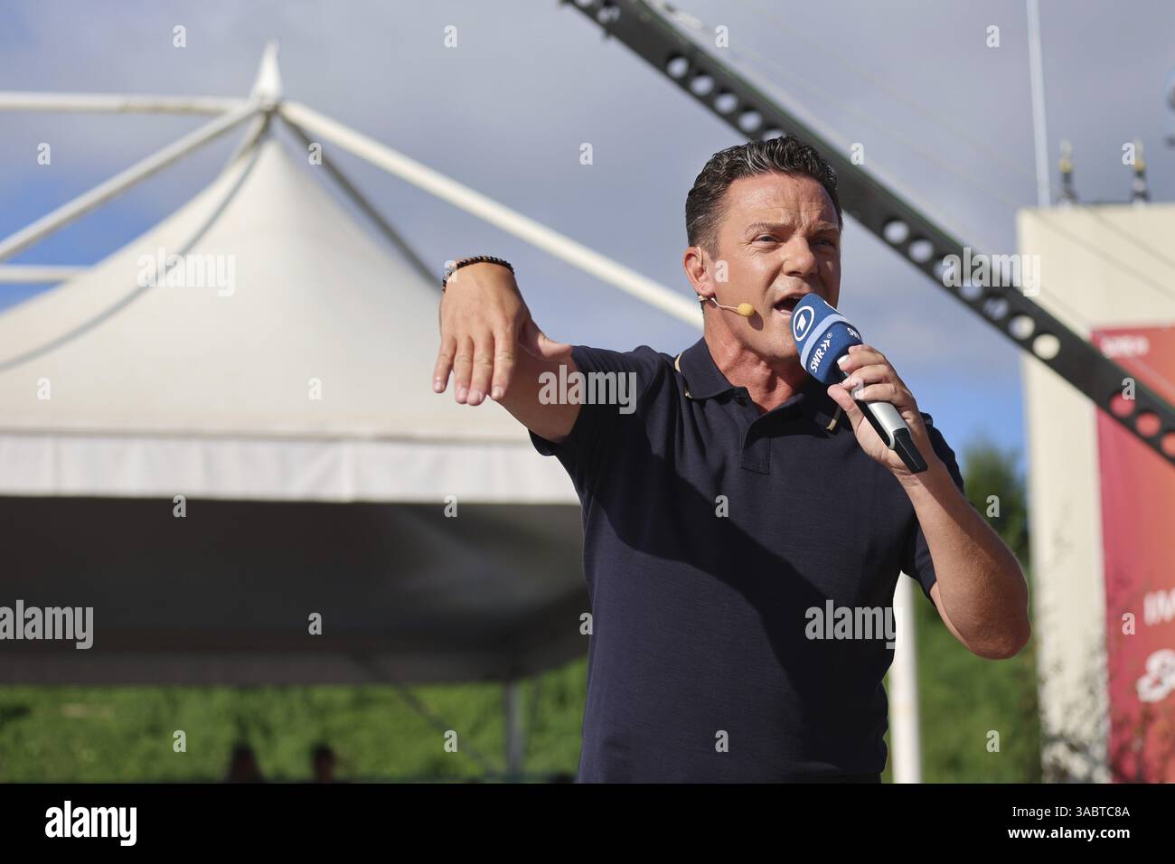 Stefan Mross (cantante / presentatore / intrattenitore) nel programma TV ARD Immer wieder sonntags, Rust, Germania / Germania Foto Stock
