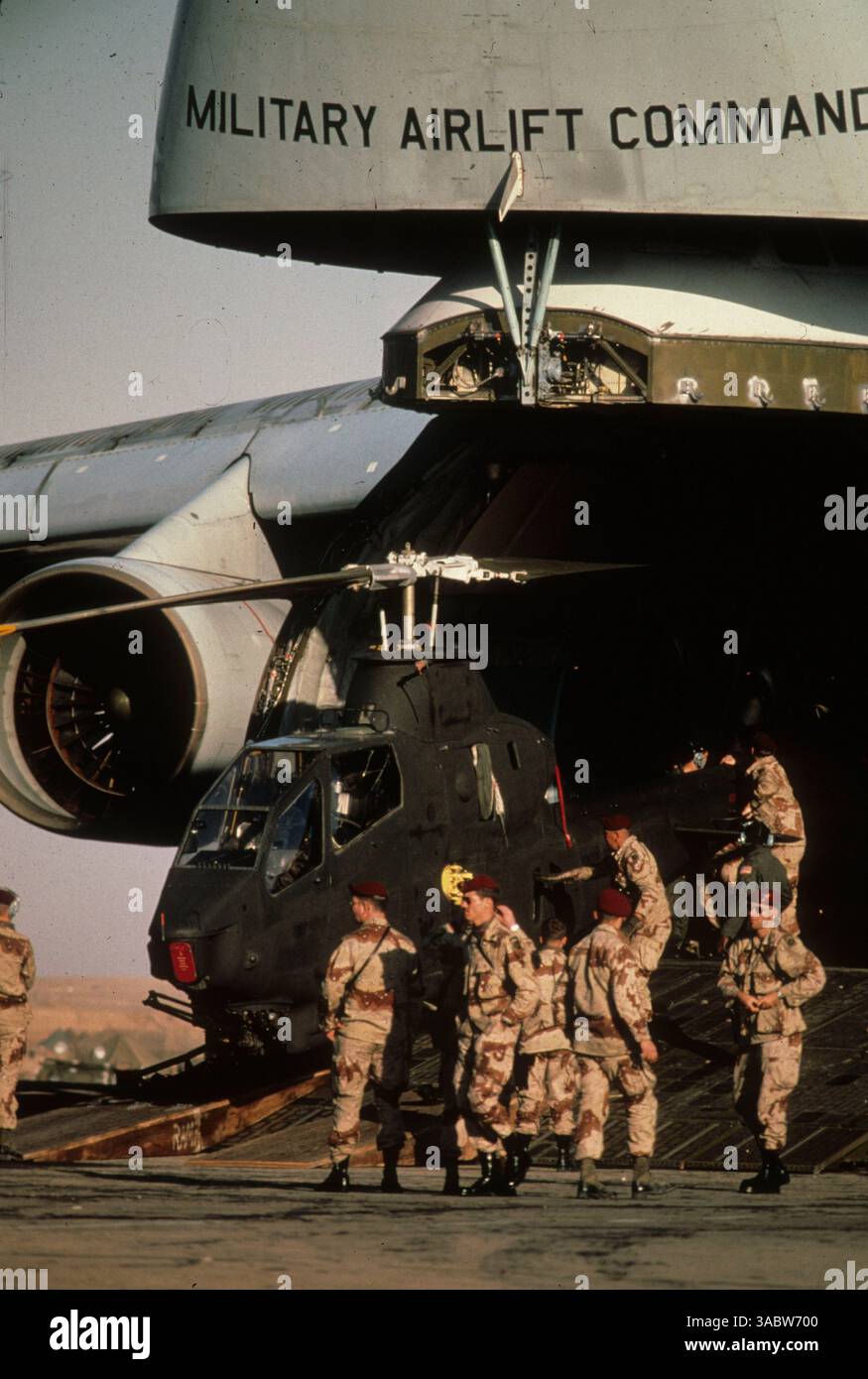 27 febbraio 2007 - At Land, in a Desert - forze militari join Training Operation, US, Egyptian and Sudanese Forces in the Desert Warfare (Credit Image: © Dept.of Defense/ZUMA Press) RESTRIZIONI: (File foto: Data esatta e luogo sconosciuto) Foto Stock