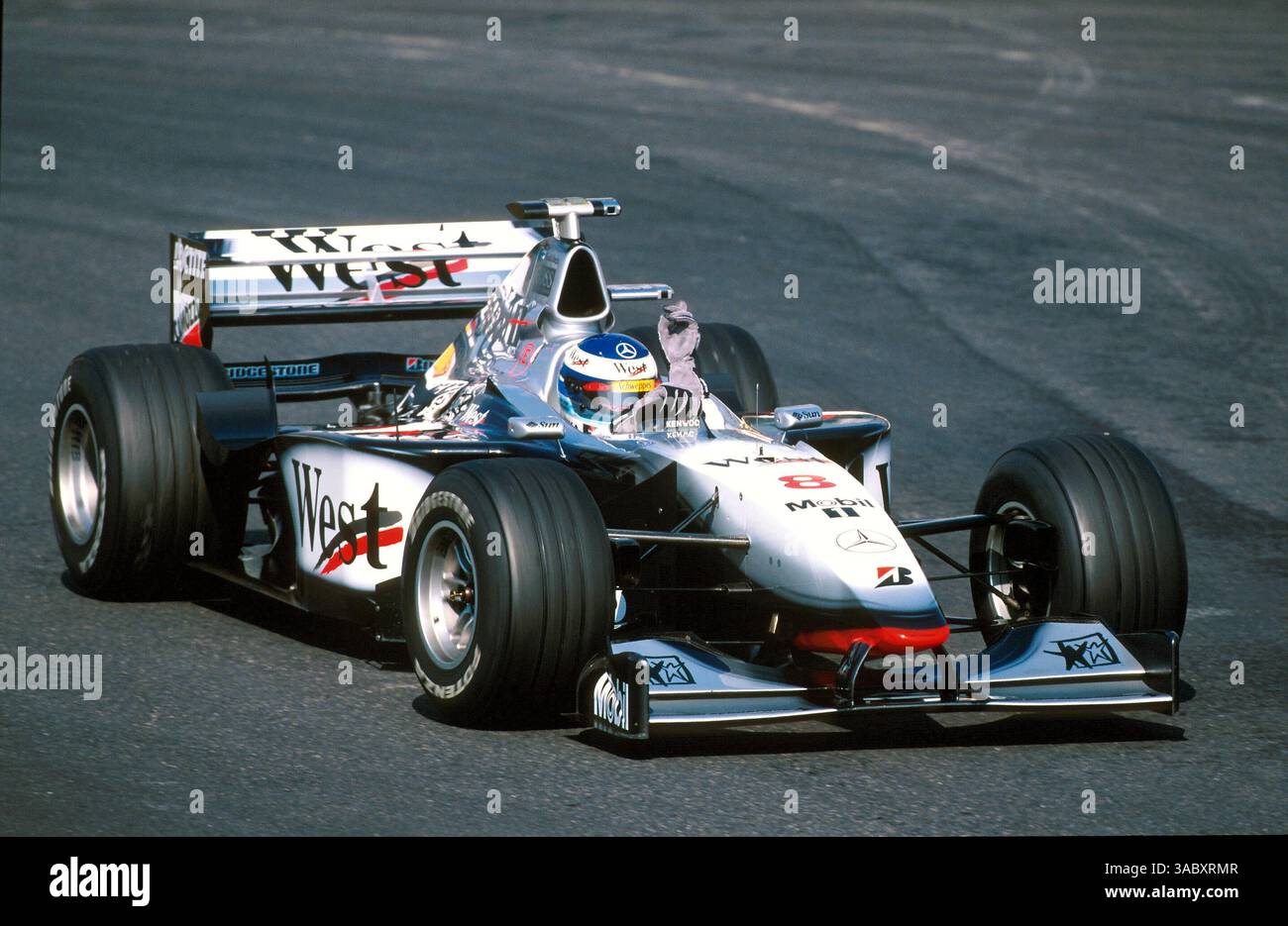 Mika Hakkinen (fin), McLaren MP4-13 1998 Campionessa del mondo..Formula 1 World Championship, GP del Giappone, Rd 16, Suzuka, Giappone, novembre 1998. (Immagine di credito: ©Sutton Motorsports/ZUMA Press) RESTRIZIONI: UK Rights OUT! Foto Stock