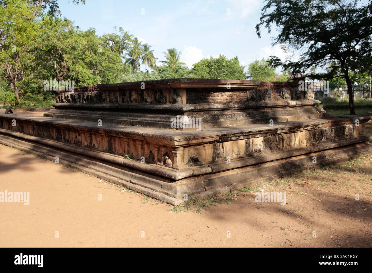 Sri Lanka. Antica Ciy di Polonnaruwa. Vista delle rovine. Foto Stock