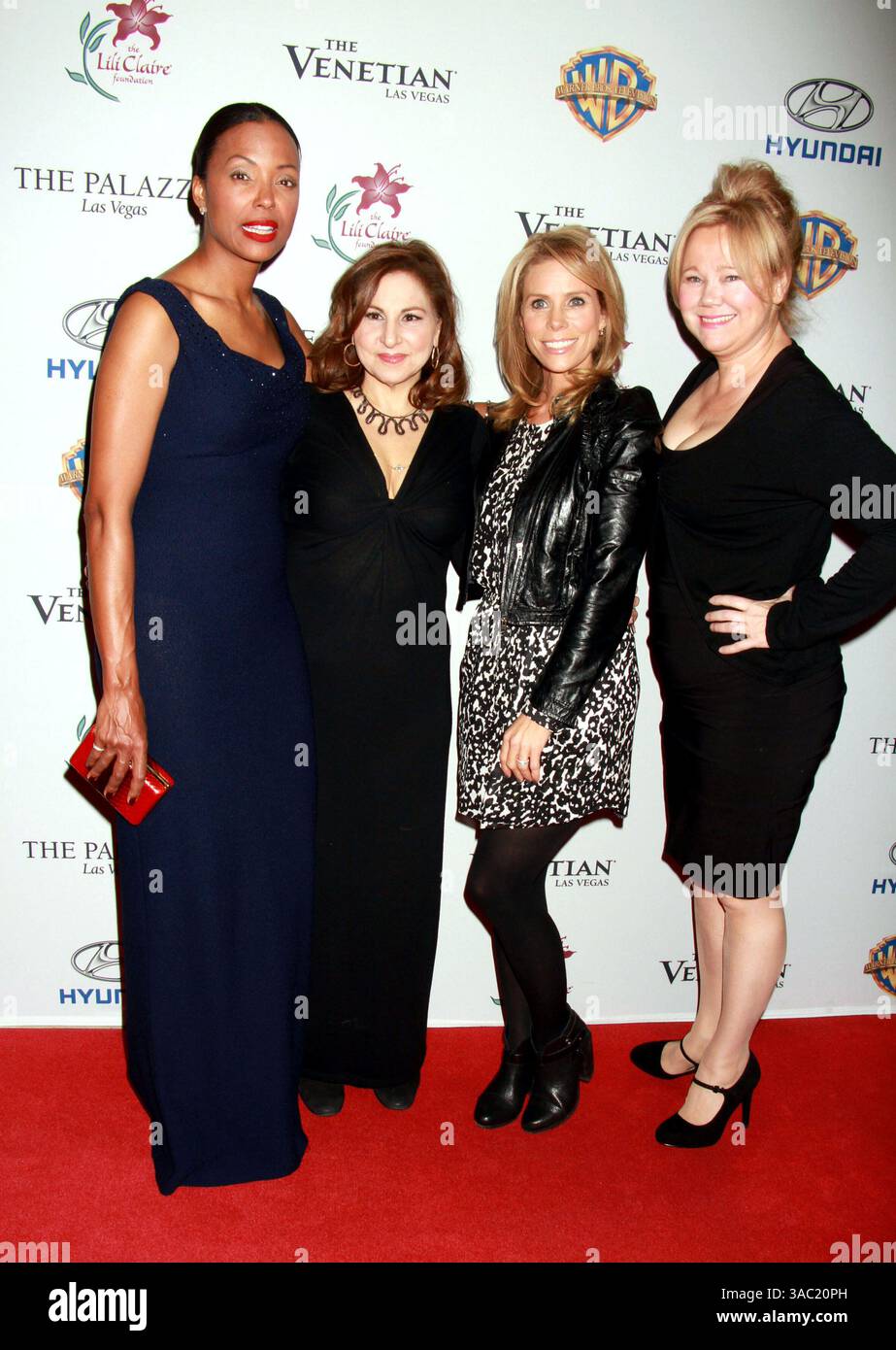 Aisha Tyler, Kathy Najimy, Cheryl Hines e Caroline Rhea alla Fondazione ospitano il concerto di beneficenza "Live Your Passion" Star Studded Celebrity al Venetian Las Vegas a Las Vegas, Nevada - 15 novembre 2014 Foto Stock