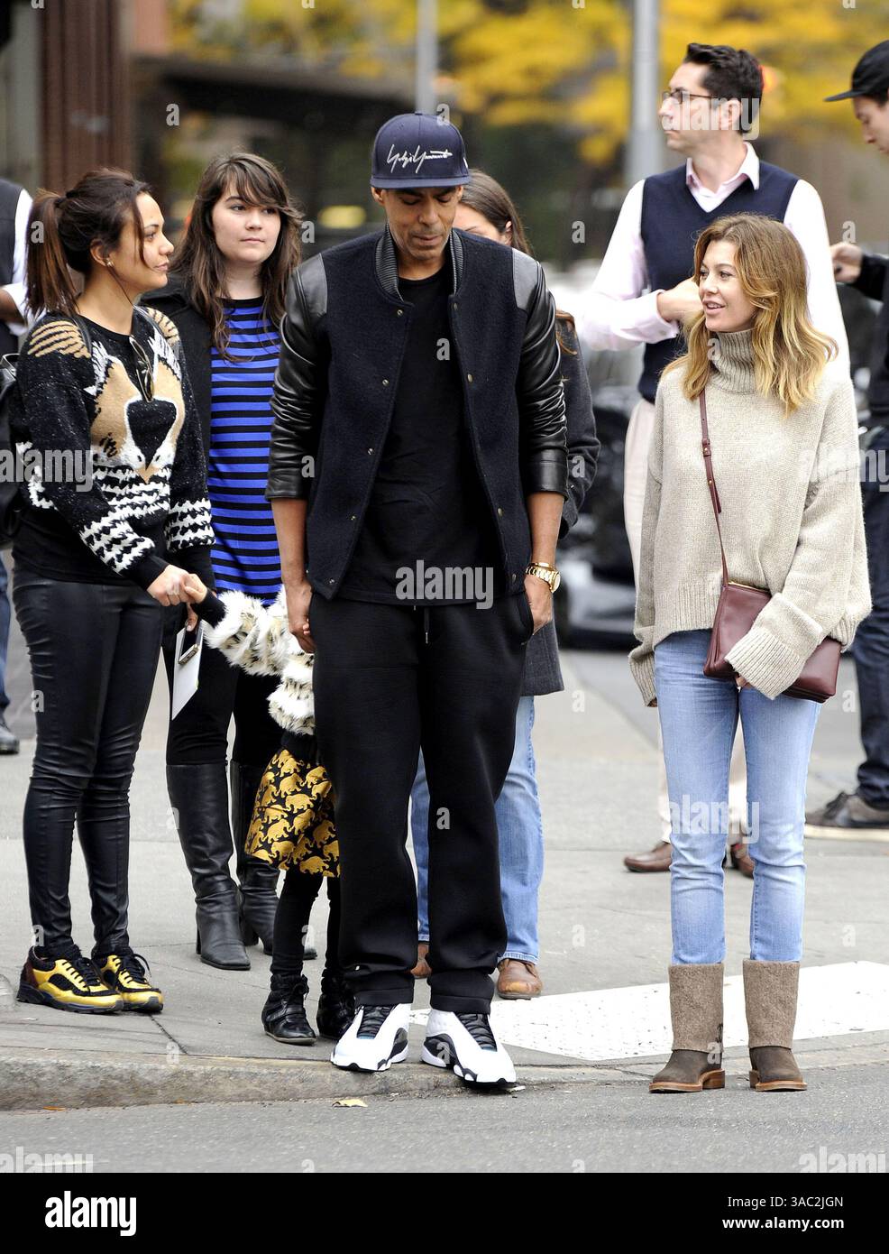 Ellen Pompeo in giro con suo marito Chris Ivery e sua figlia Stella a New York City - 12 novembre 2014 Foto Stock