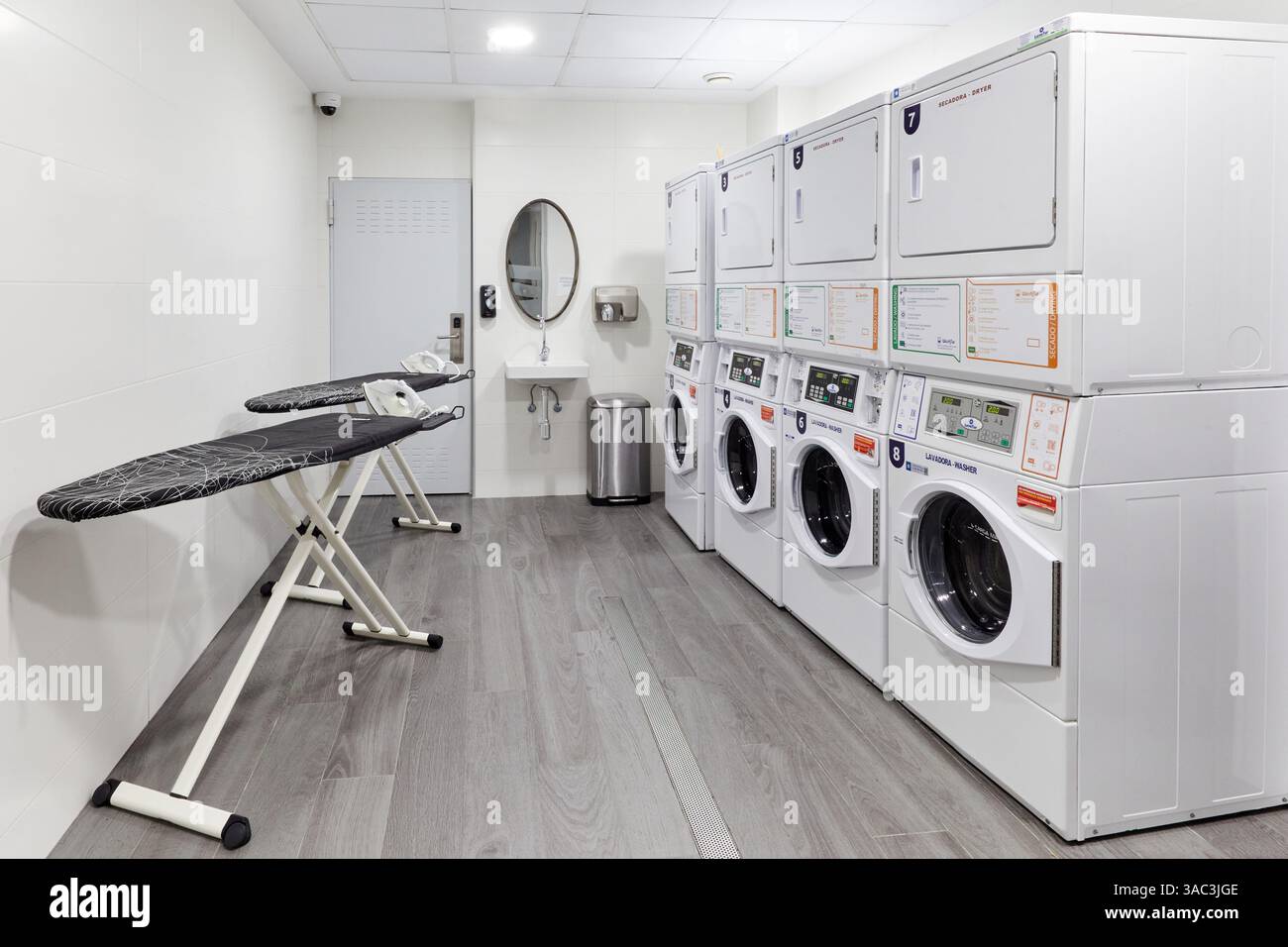 Lavanderia e stireria, residenza per studenti, Paesi Baschi, Spagna Foto Stock