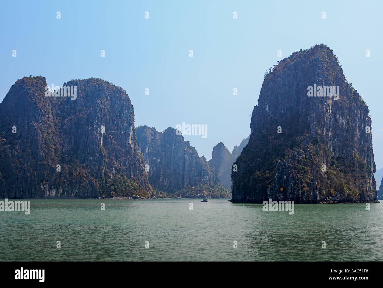 La Baia di Ha Long, Vietnam Foto Stock