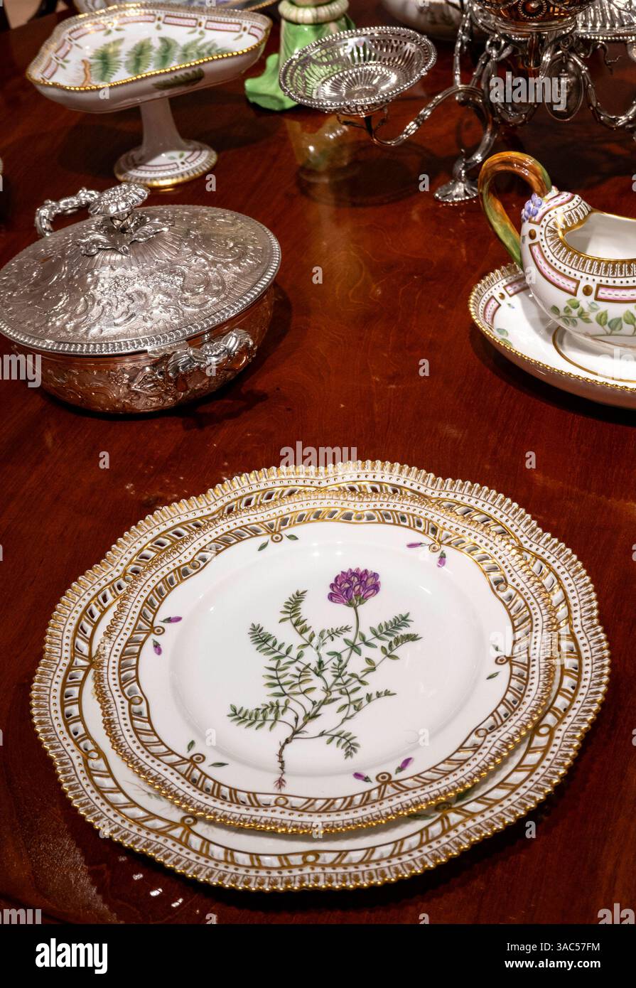 Christie's è una casa d'aste di lusso situata nel Rockefeller Center, New York City, USA 2025 Foto Stock