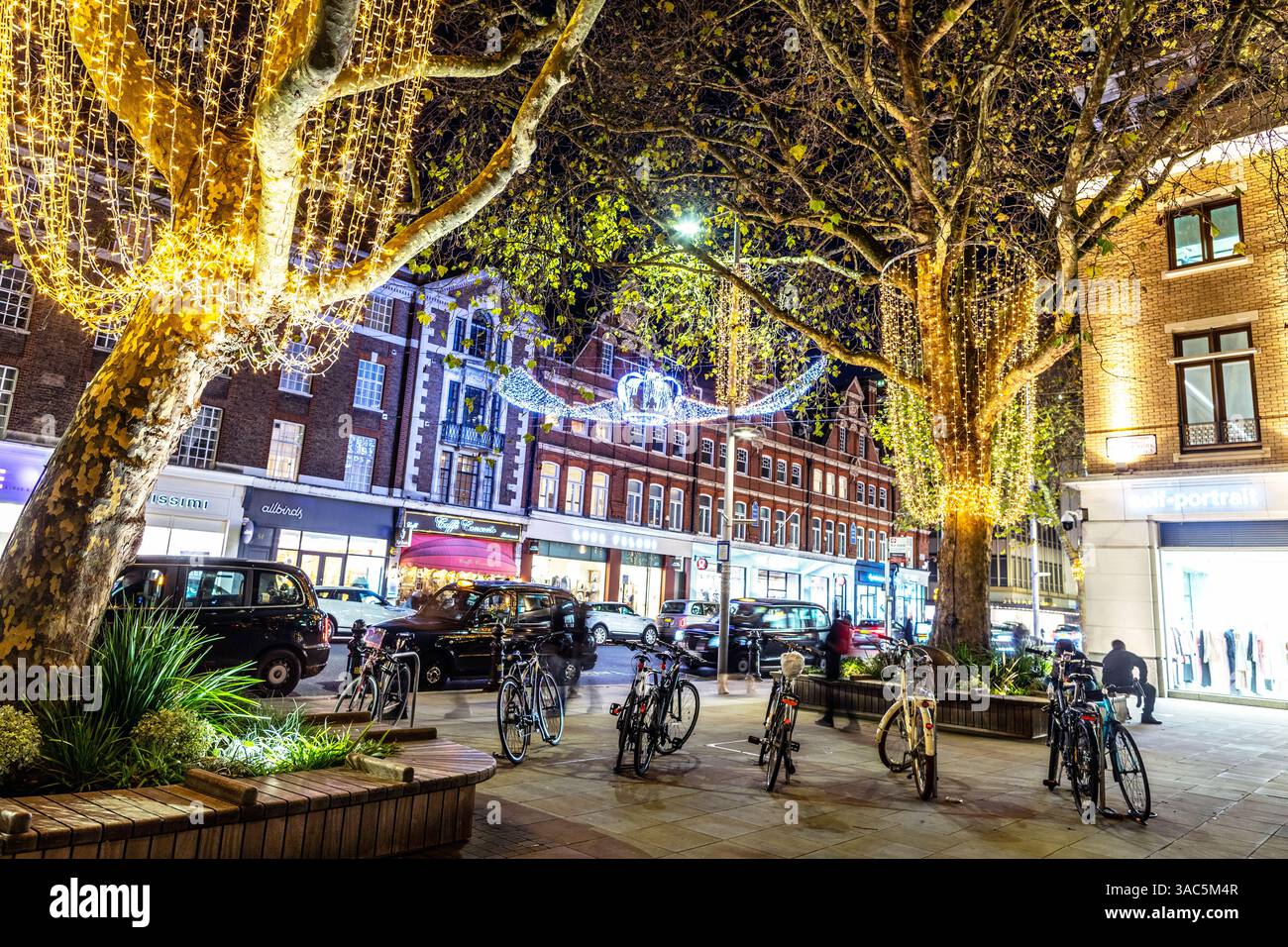 Luci di Natale a Sloane Square Londra Regno Unito Foto Stock