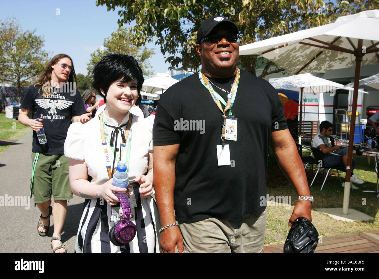 Da L a R): Kelly Osbourne (GBR) con Carl Cox (GBR) DJ...Australian Grand Prix, Rd 1, Race Day, Albert Park, Melbourne, Australia, domenica 16 marzo 2008. Foto Stock