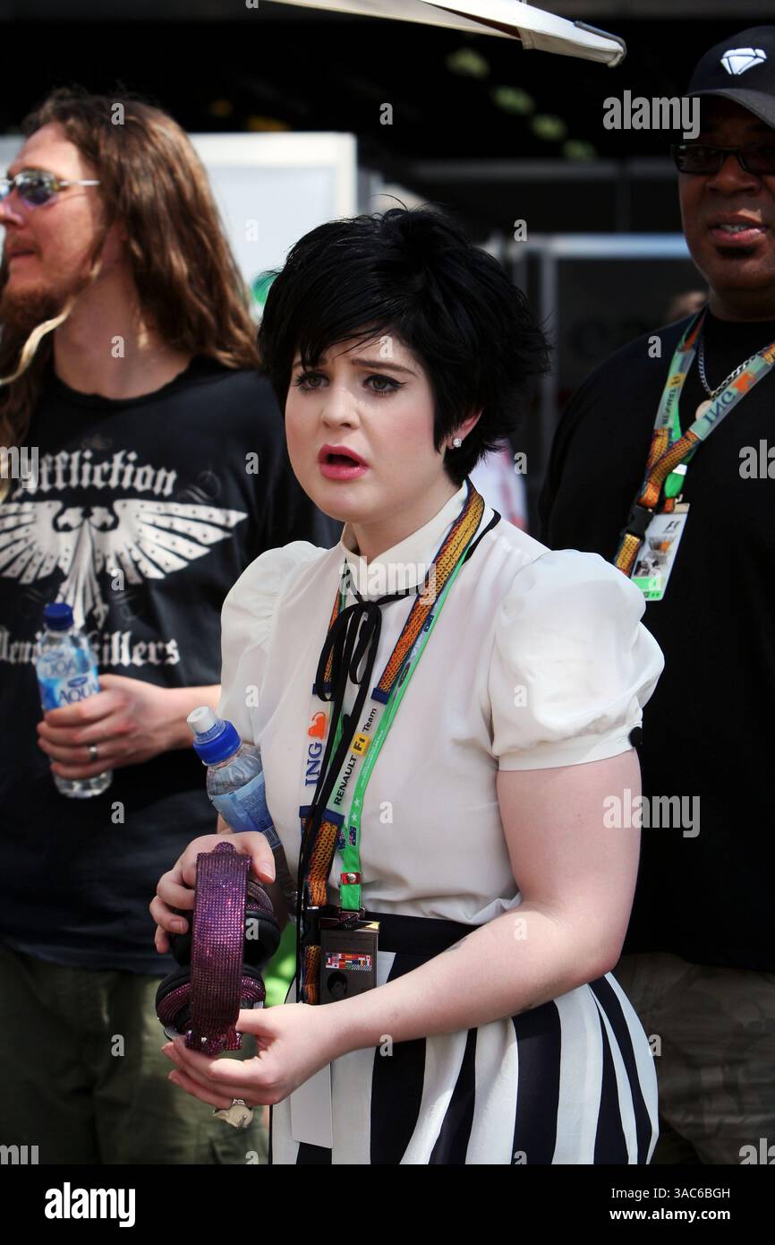 Da L a R): Kelly Osbourne (GBR) con Carl Cox (GBR) DJ...Australian Grand Prix, Rd 1, Race Day, Albert Park, Melbourne, Australia, domenica 16 marzo 2008. Foto Stock