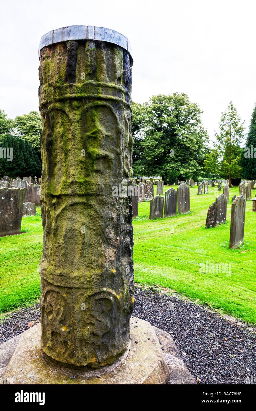 Albero trasversale anglosassone, anglosassone, sagrato, albero trasversale in arenaria, pietra arenaria, cimitero, pilastro, nono secolo, croce alta, pietra Foto Stock