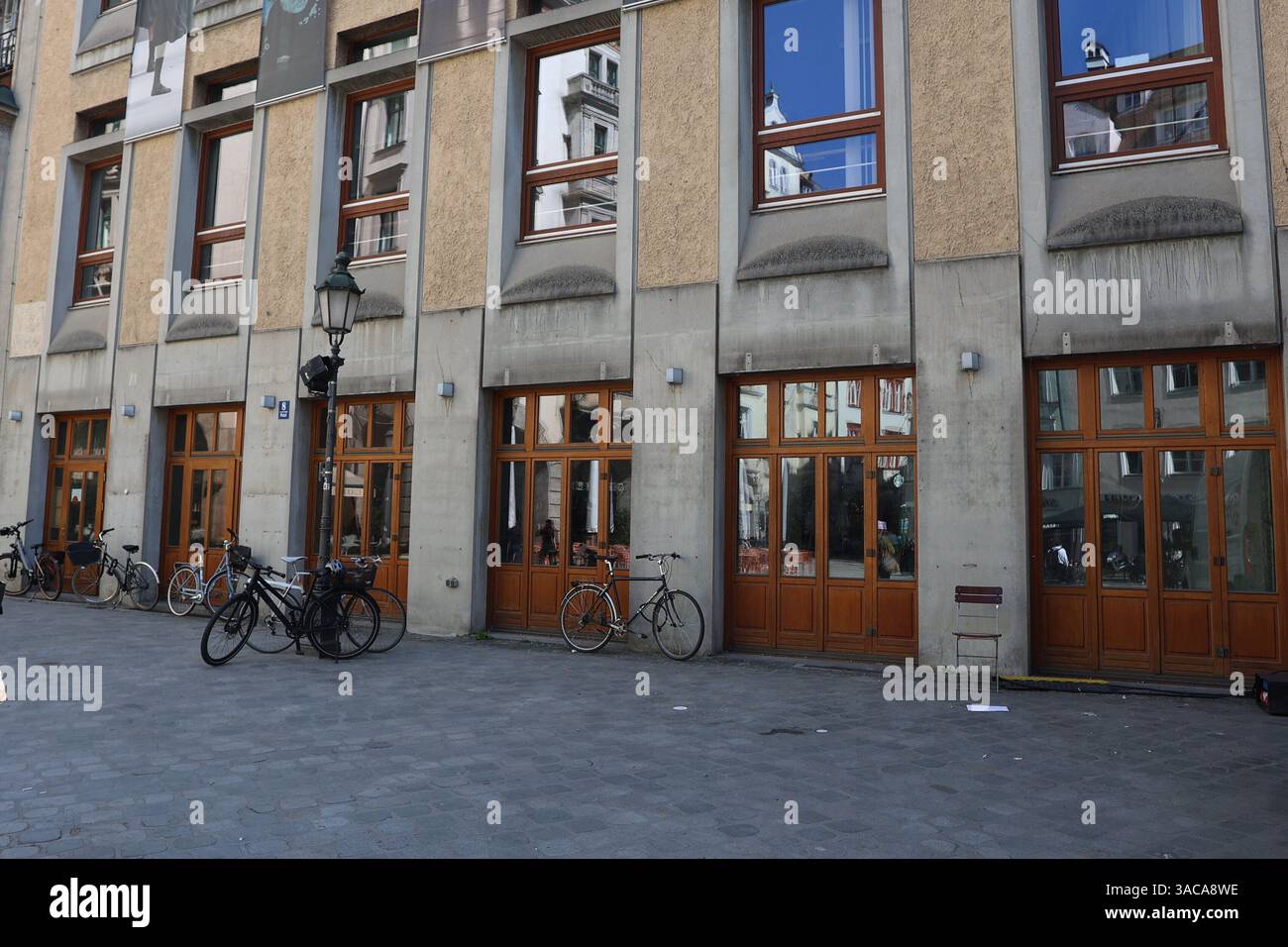 Hier im Bild am Münchner Platzl die früheren Südtiroler Stuben wo jetzt die Brauerei Weihenstephan einzieht, München, Nachfolger Foto Stock