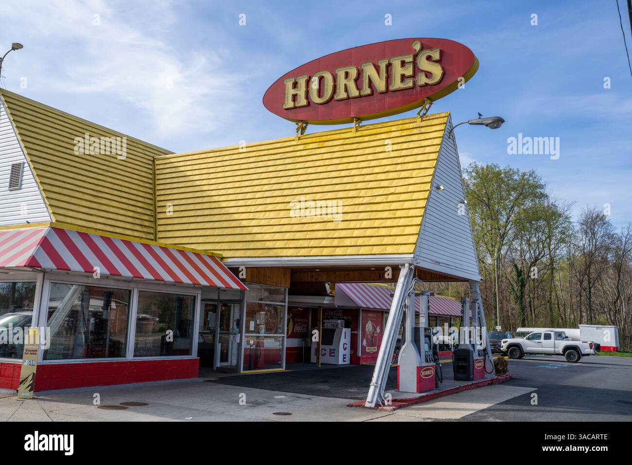 Port Royal Virginia - marzo 30 2025: Stazione di servizio Horne's Diner e minimarket a Port Royal Virginia Foto Stock