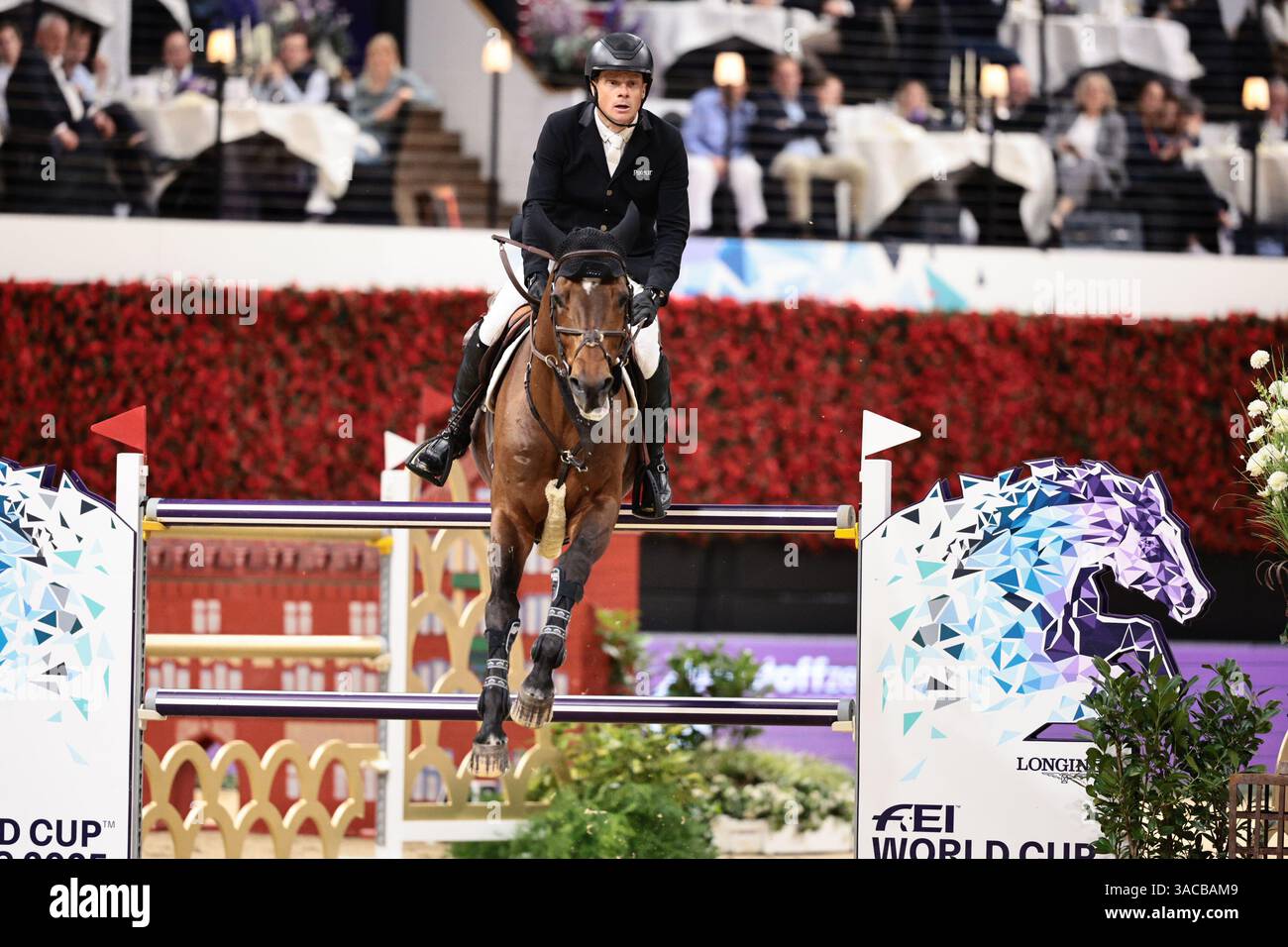 Willem Greve dei Paesi Bassi con Highway TN N.O.P. durante la LONGINES FEI Jumping World Cup™ - finale i alle finali della Coppa del mondo FEI Basilea 2025 il 3 aprile 2025, Basilea, Svizzera (foto di Maxime David - MXIMD Pictures) Foto Stock