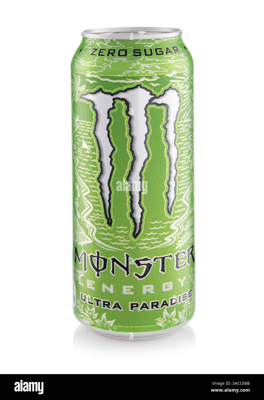 LONDRA, Regno Unito - 15 MARZO 2025: Lattina di alluminio di Monster Energy ultra Paradise bevanda analcolica a zero zuccheri su bianco. Foto Stock