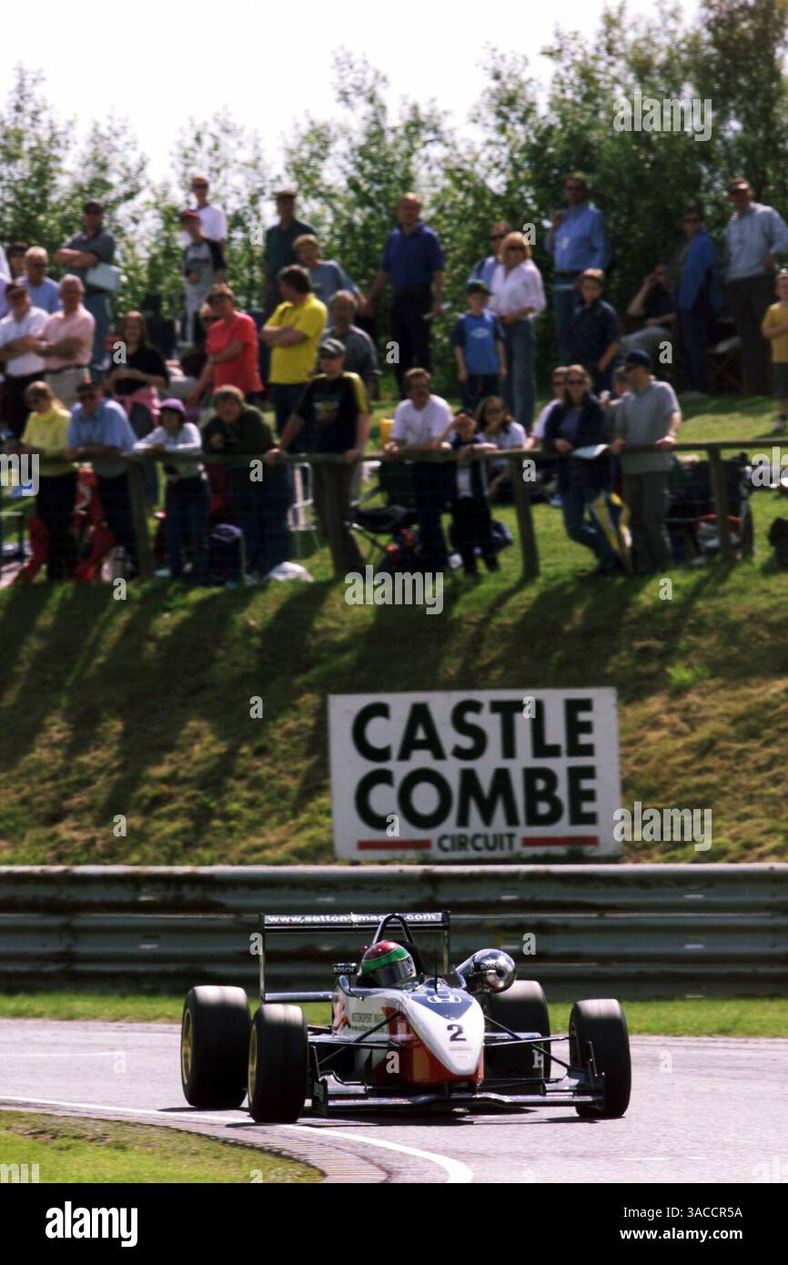 Alan Van Der Merwe (RSA) Carlin Motorsport vince davanti a un circuito di Kked..British Formula 3 Championship, round 13/14.Castle Combe, Inghilterra. 22 giugno 2002.5,7 MB immagine digitale (immagine di credito: ©Sutton Motorsports/ZUMA Press) Foto Stock