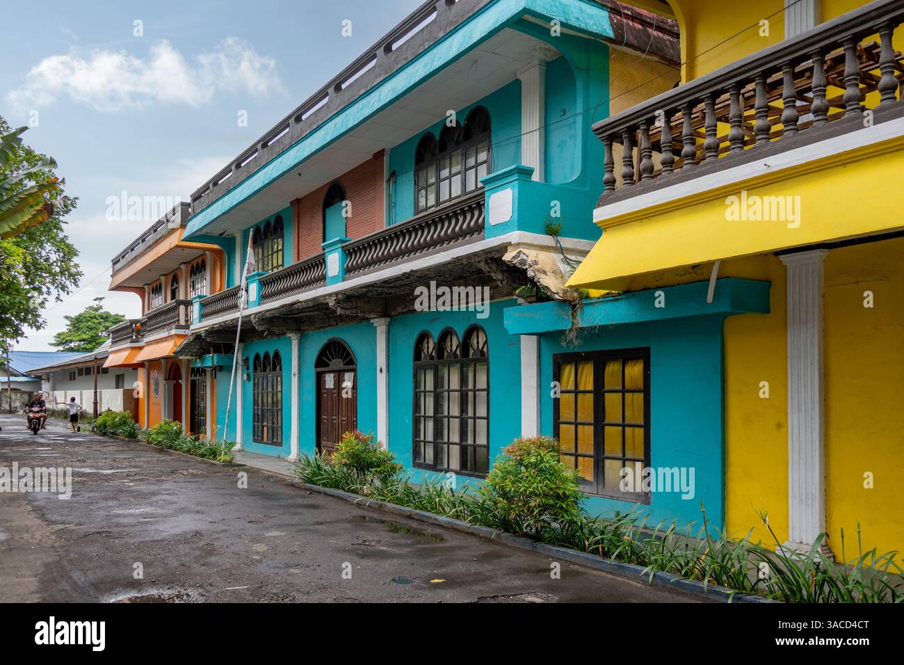 Vecchi alloggi olandesi, banda Neira, Isole delle spezie, Indonesia Foto Stock