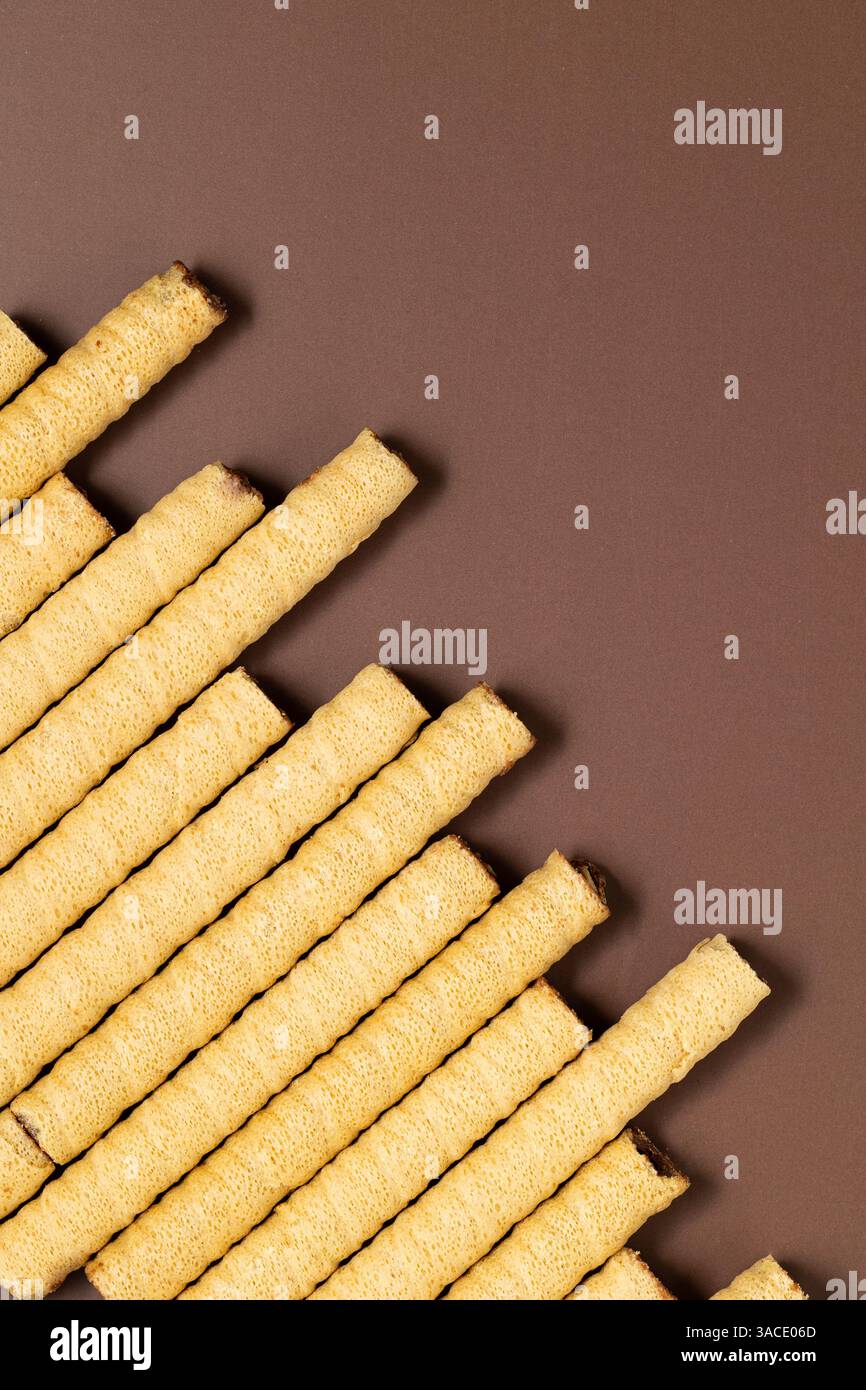 Sigari Biscuit alle nocciole - Lay piatto di biscotti italiani di prima qualità con ripieno di nocciole Foto Stock