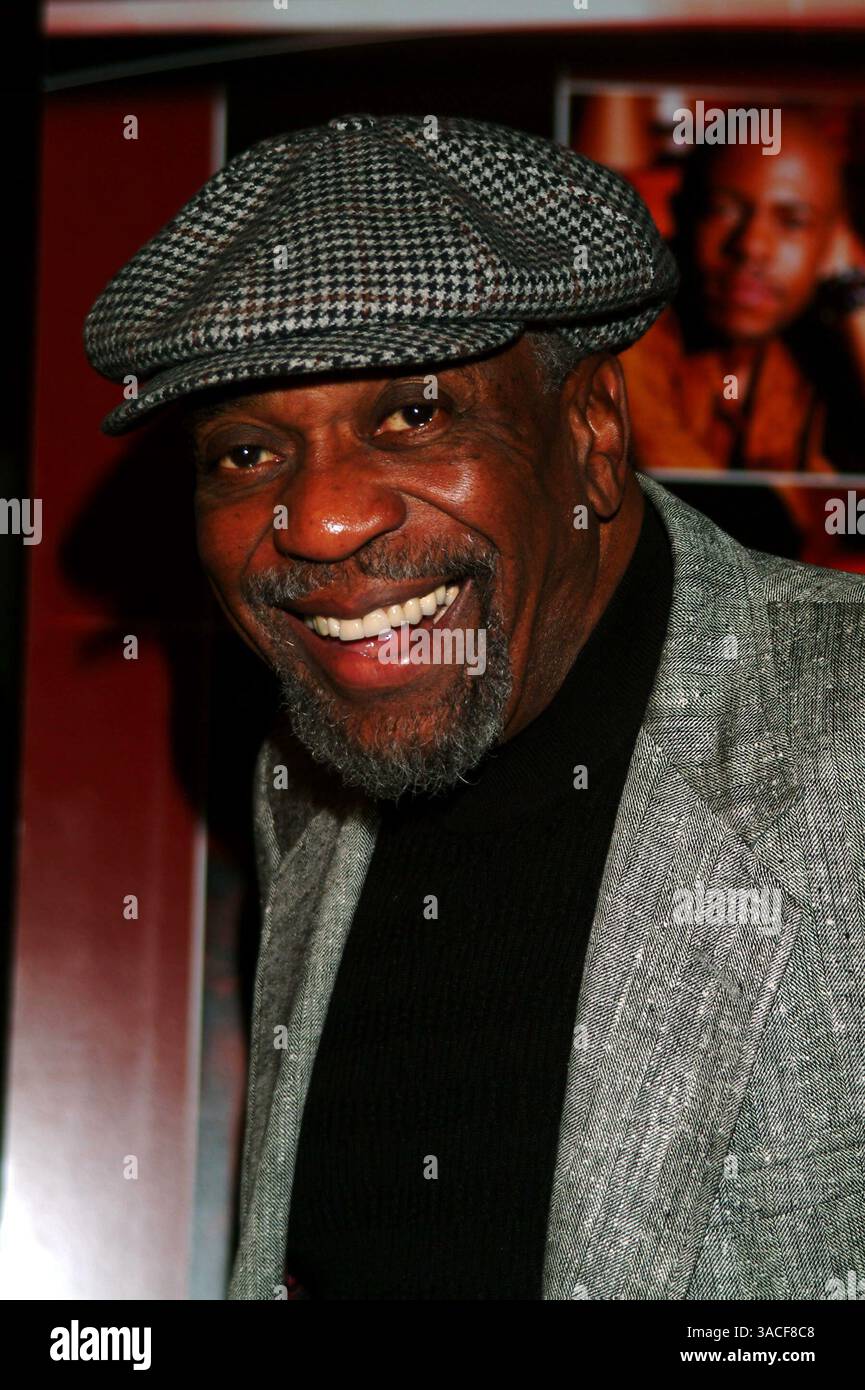 11 febbraio 2004 - Hollywood, California, USA - Bill Cobbs alla prima proiezione della quinta e ultima stagione di "Soul Food" al Director's Guild of America Theater. Foto Stock