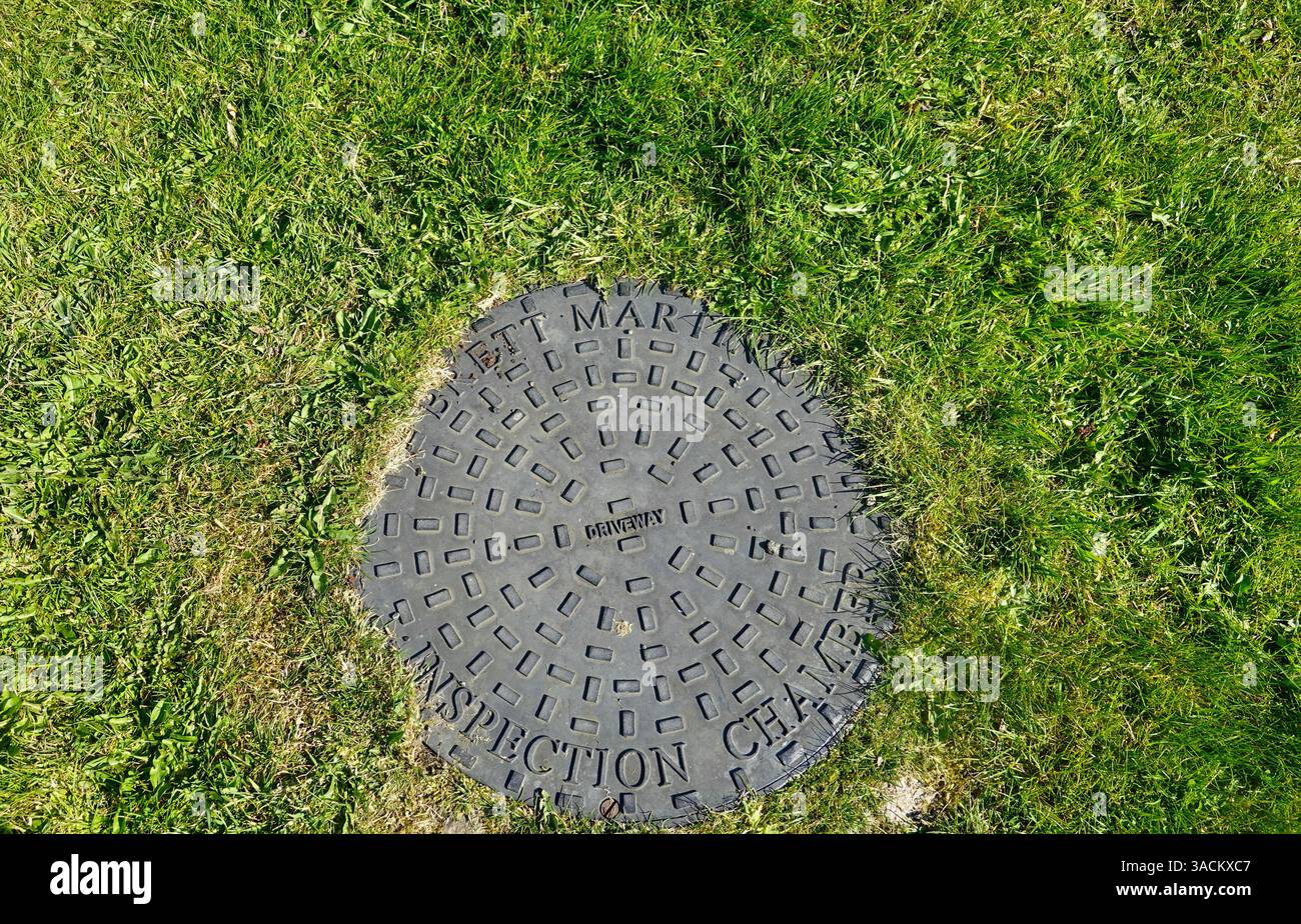 Camera d'ispezione nel cimitero di Thornsett, Derbyshire Foto Stock