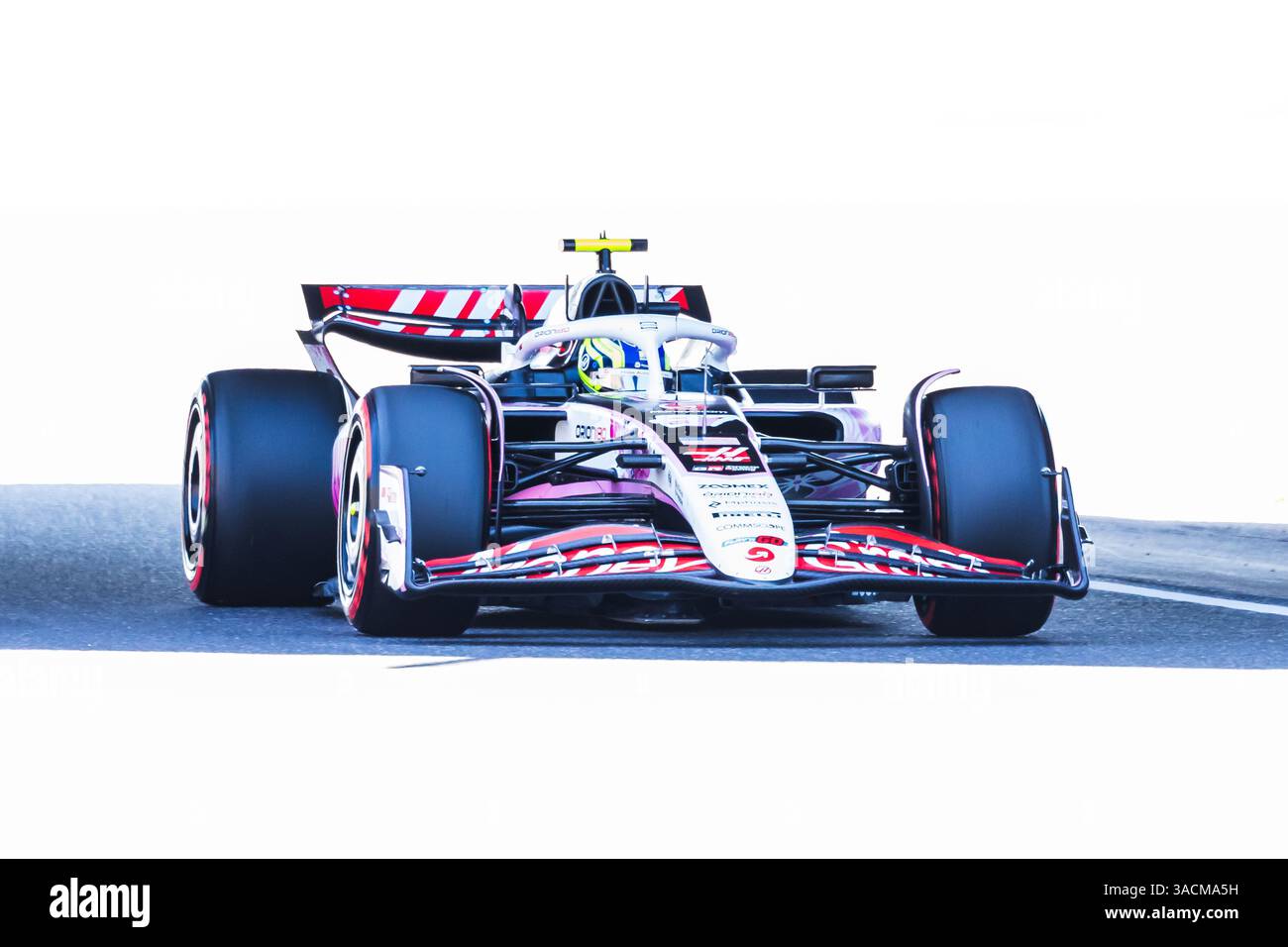 Circuito di Suzuka, mie, Giappone. 4.April.2025; Oliver Bearman della Gran Bretagna e MoneyGram Haas F1 Team durante le prove libere 1 Gran Premio del Giappone di Formula 1 crediti: Jay Hirano/AFLO/Alamy Live News Foto Stock