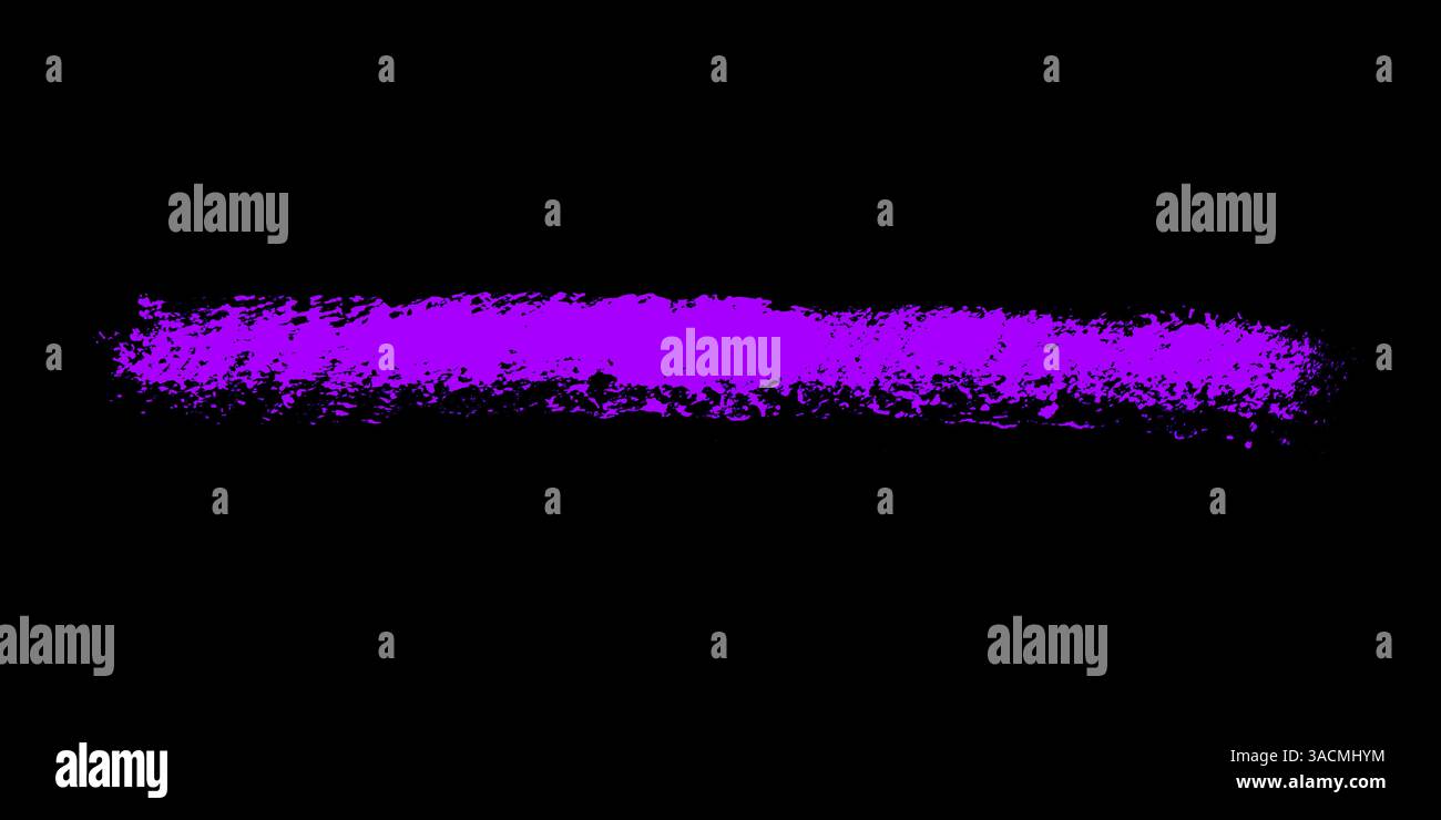 Striscia grunge dipinta di viola viola su sfondo nero Foto Stock