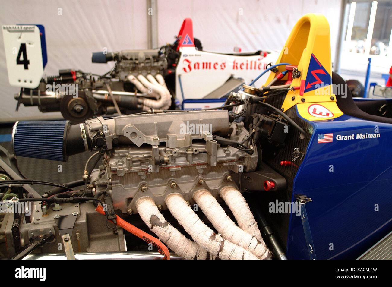 Il motore Renault nella parte posteriore della Red Bull Junior Formula Renault..Campionato tedesco Formula Renault, Oschersleben, Germania, 4 maggio 2003..IMMAGINE DIGITALE. (Immagine di credito: ©Sutton Motorsports/ZUMA Press) Foto Stock