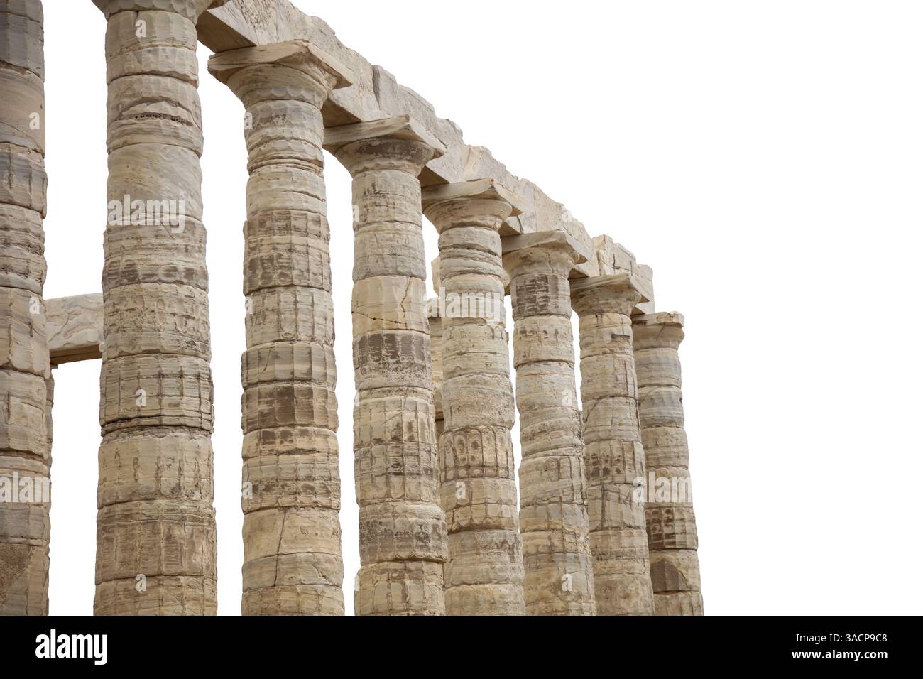 Capo Sounio, colonna del tempio di Poseidone rimane isolata sul cielo bianco. Attica, Grecia. Foto Stock