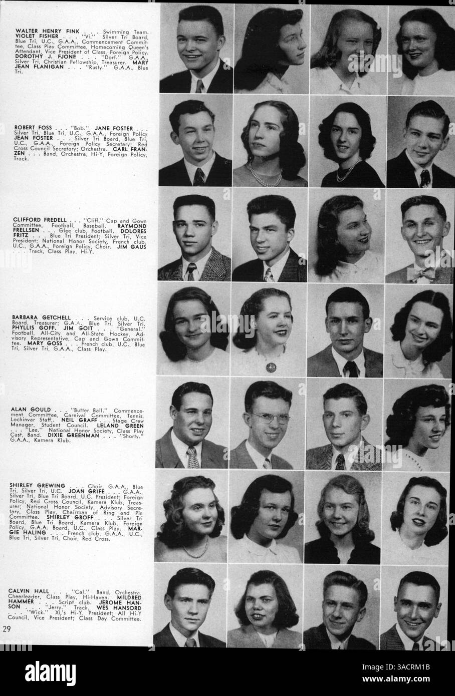 Il West High Yearbook del 1947, intitolato Hesperian, serve come record storico, mostrando la vita degli studenti, i profili degli insegnanti, i risultati atletici e gli eventi dell'anno scolastico 1946-1947 presso la scuola. Foto Stock