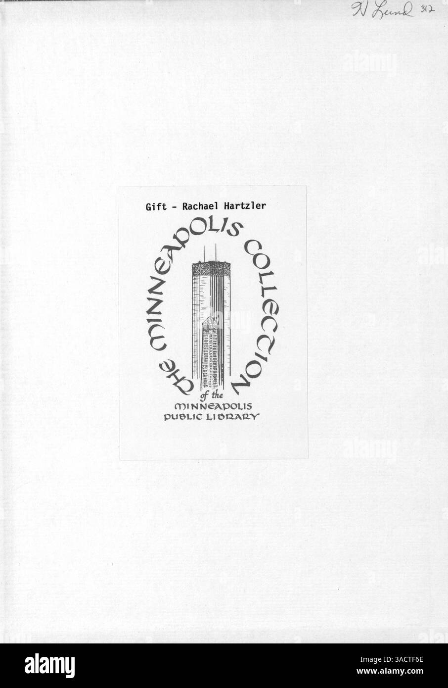 Il South High Yearbook del 1958, intitolato "Tiger", documenta gli studenti, gli insegnanti, i club, l'atletica leggera e altri eventi dell'anno scolastico 1957-1958. Include contenuti significativi relativi alla storia afroamericana, che riflettono la variegata comunità della scuola. Foto Stock