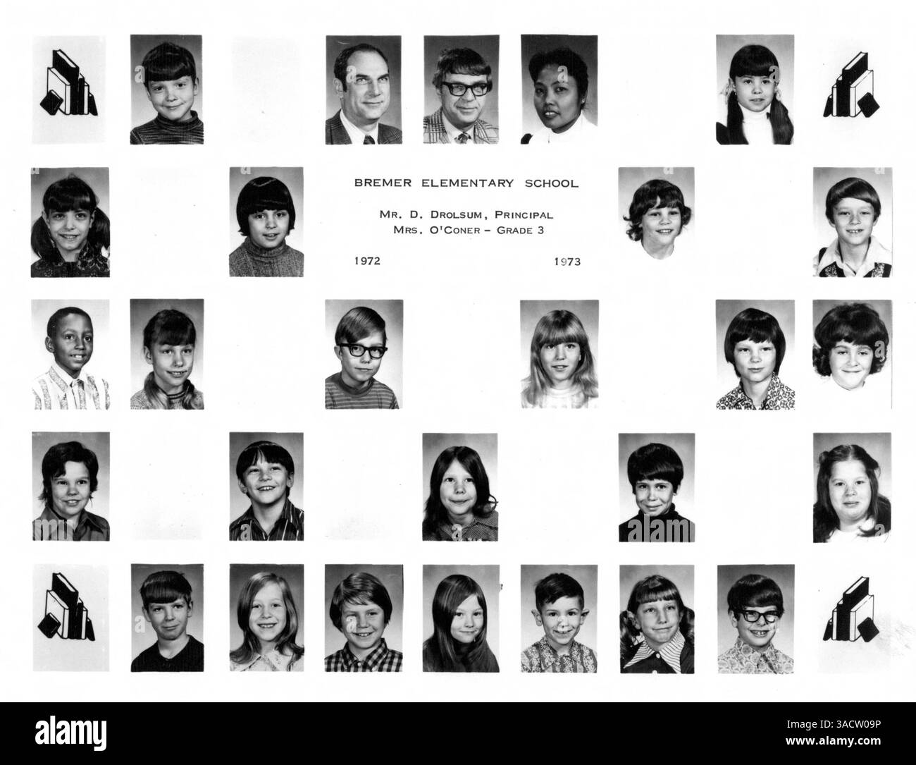 Foto di classe dall'Annuario elementare Bremer del 1973, che documenta l'anno scolastico 1972-1973 con studenti e insegnanti, anche se gli studenti non sono nominati. Foto Stock