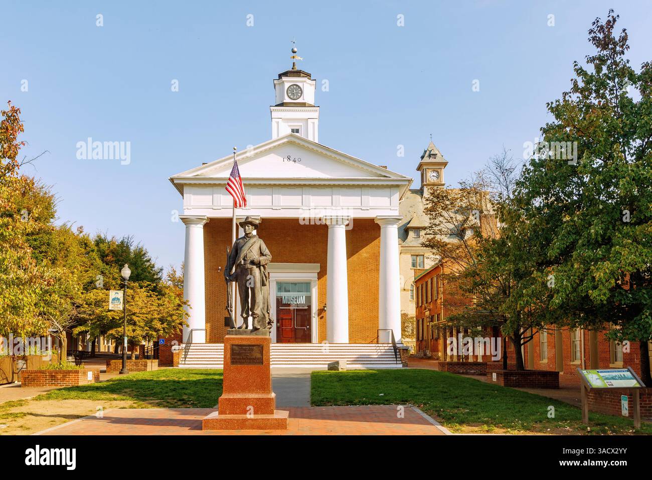 Centro commerciale Old Town Mall con museo dedicato alla guerra civile e monumento commemorativo di Shenandoah Valley a Winchester, Frederick County, Virginia, Stati Uniti Foto Stock