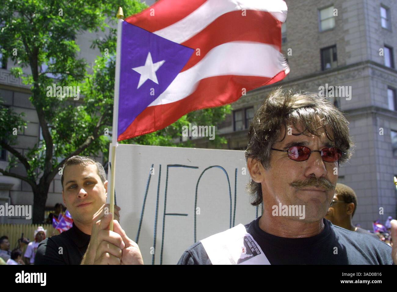 10 giugno 2001; New York, NY, Stati Uniti; il giornalista televisivo GERALDO RIVERA alla 6a Parata annuale del Puerto Rican Day. (Immagine di credito: Nancy Kaszerman/ZUMAPRESS.com) Foto Stock