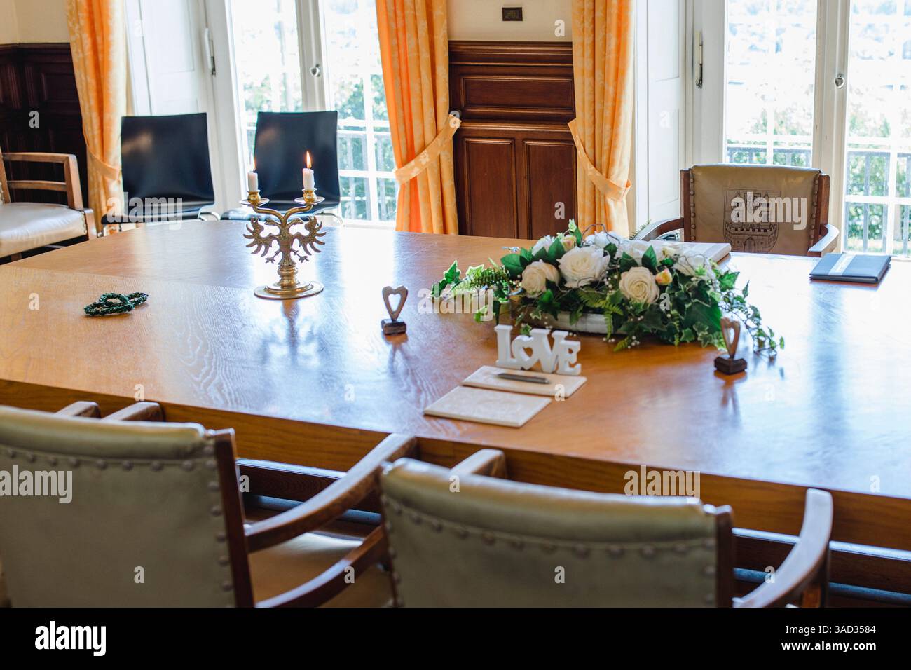 La sala per matrimoni decorata a festa nel castello di Lauenburg Foto Stock