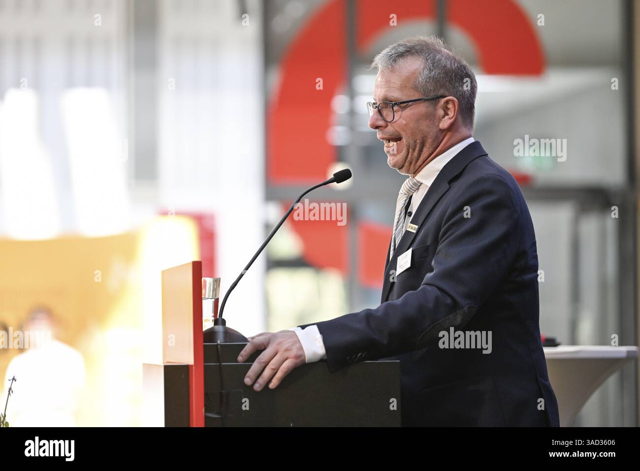 Il presidente Andreas Felchle WLSB, Wuerttembergischer Landessportbund e.V. presso il leggio Sport, Haus des Sports, Stoccarda, Baden-Wuerttemberg, Germania Foto Stock