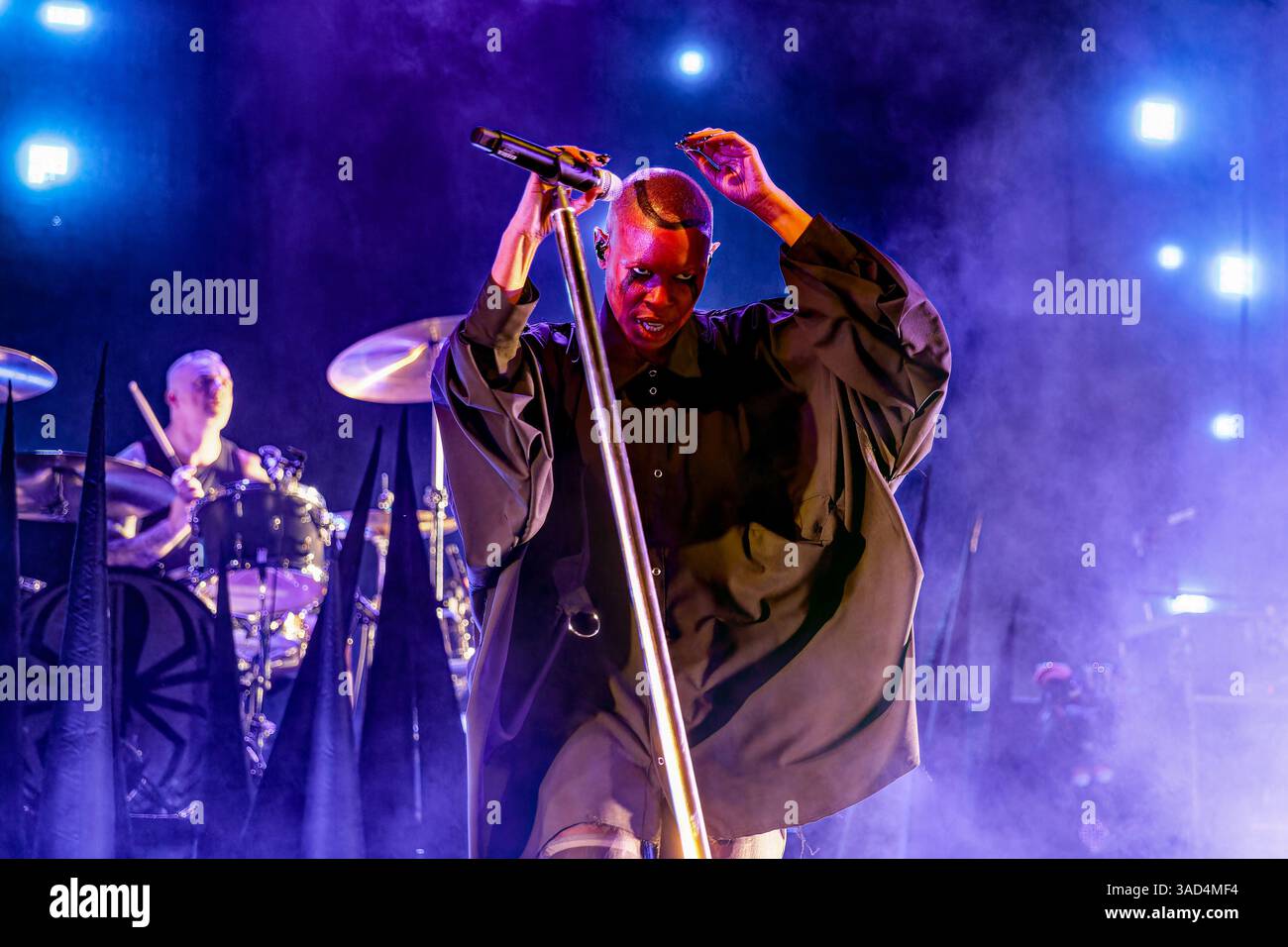 4 aprile 2025, Manchester, regno unito: SKIN (DEBORAH DYER) (voce principale) e MARK RICHARDSON (batterista) della rock band britannica Skunk Anansie live all'o2 Apollo Manchester durante il loro 2025 Pain Truth Tour (Credit Image: © Andy Von Pip/ZUMA Press Wire) SOLO USO EDITORIALE! Non per USO commerciale! Foto Stock